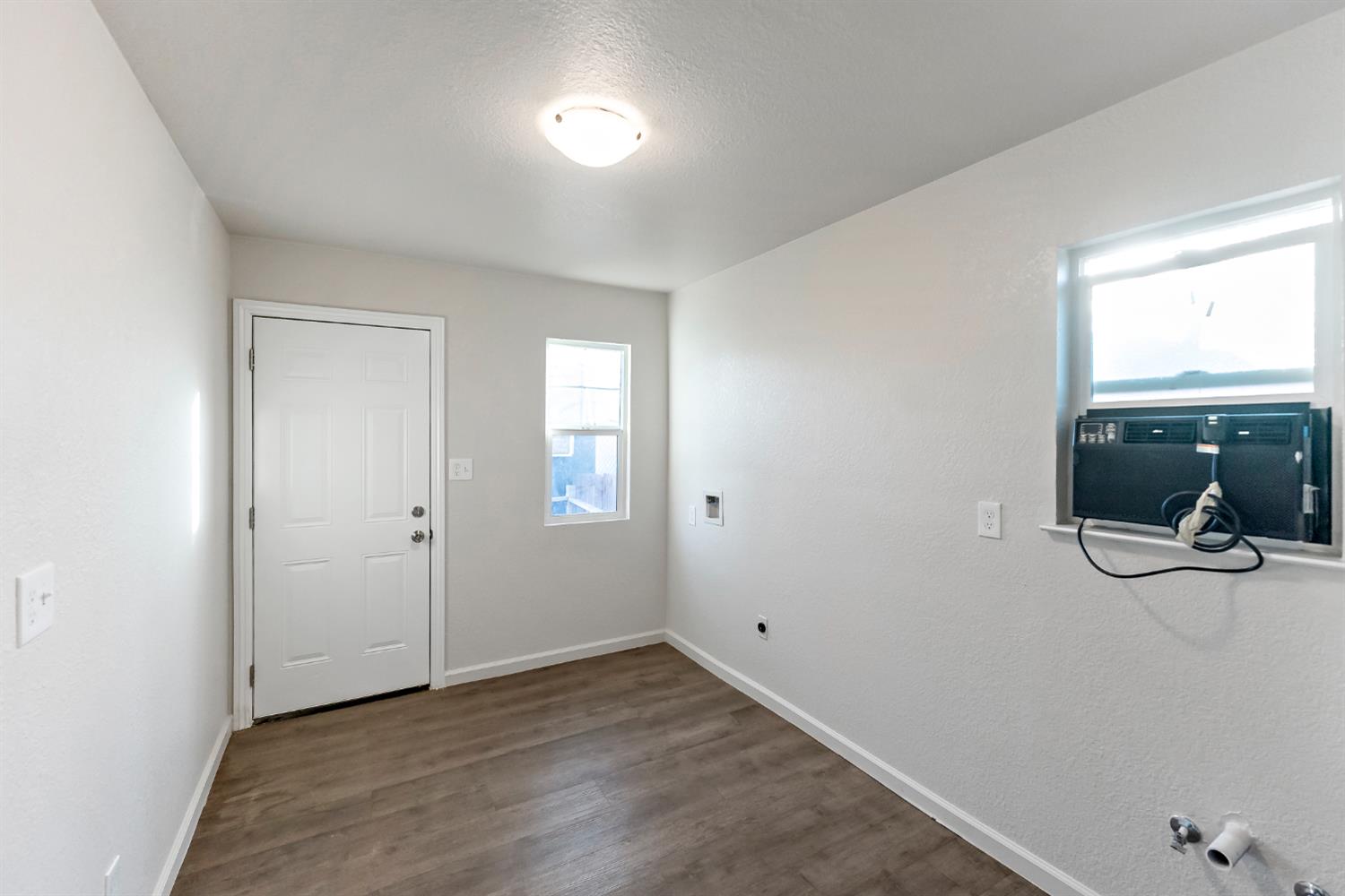 129 W Atchison St, Fresno, CA 93706