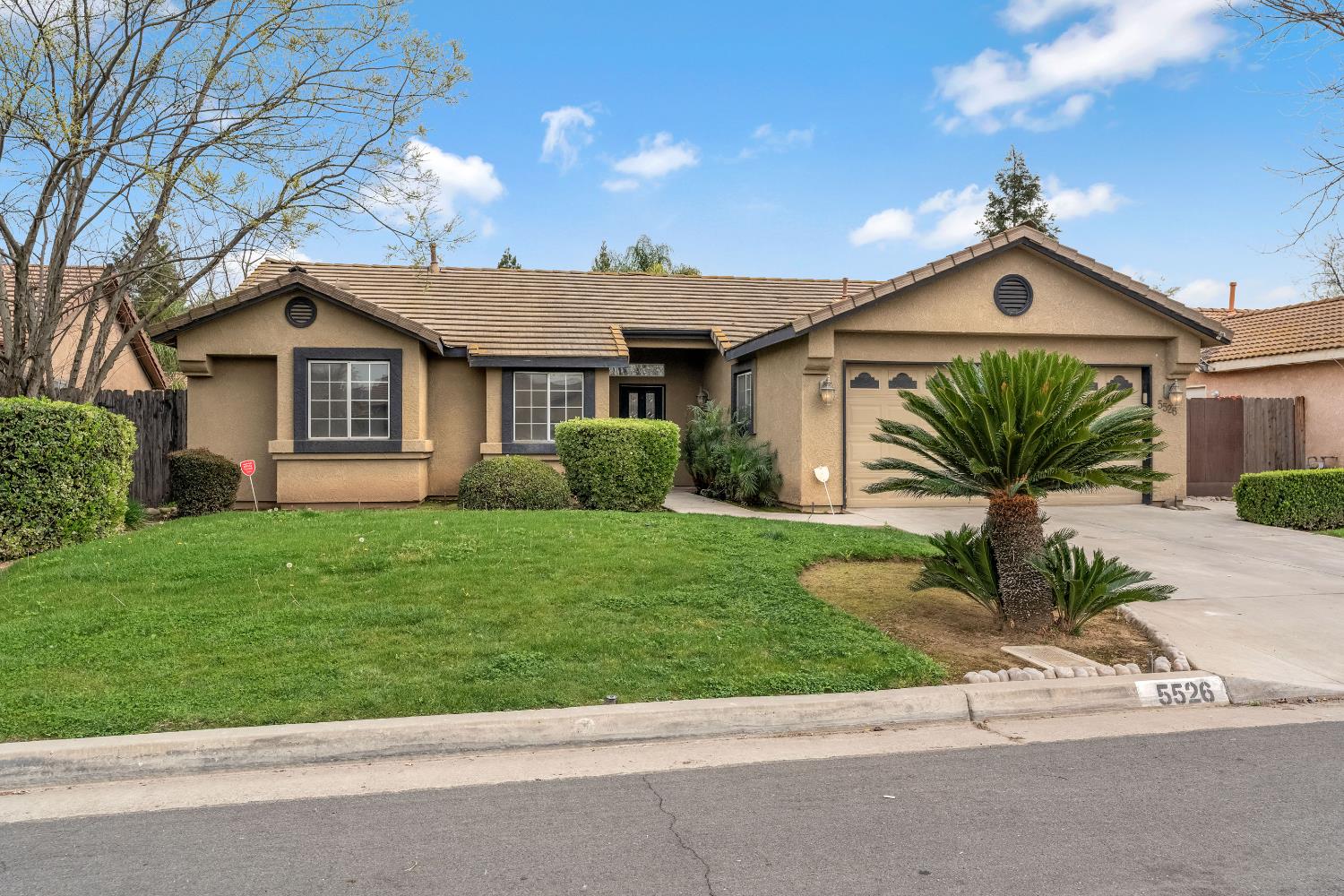 5526 N Delbert Ave, Fresno, CA 93722