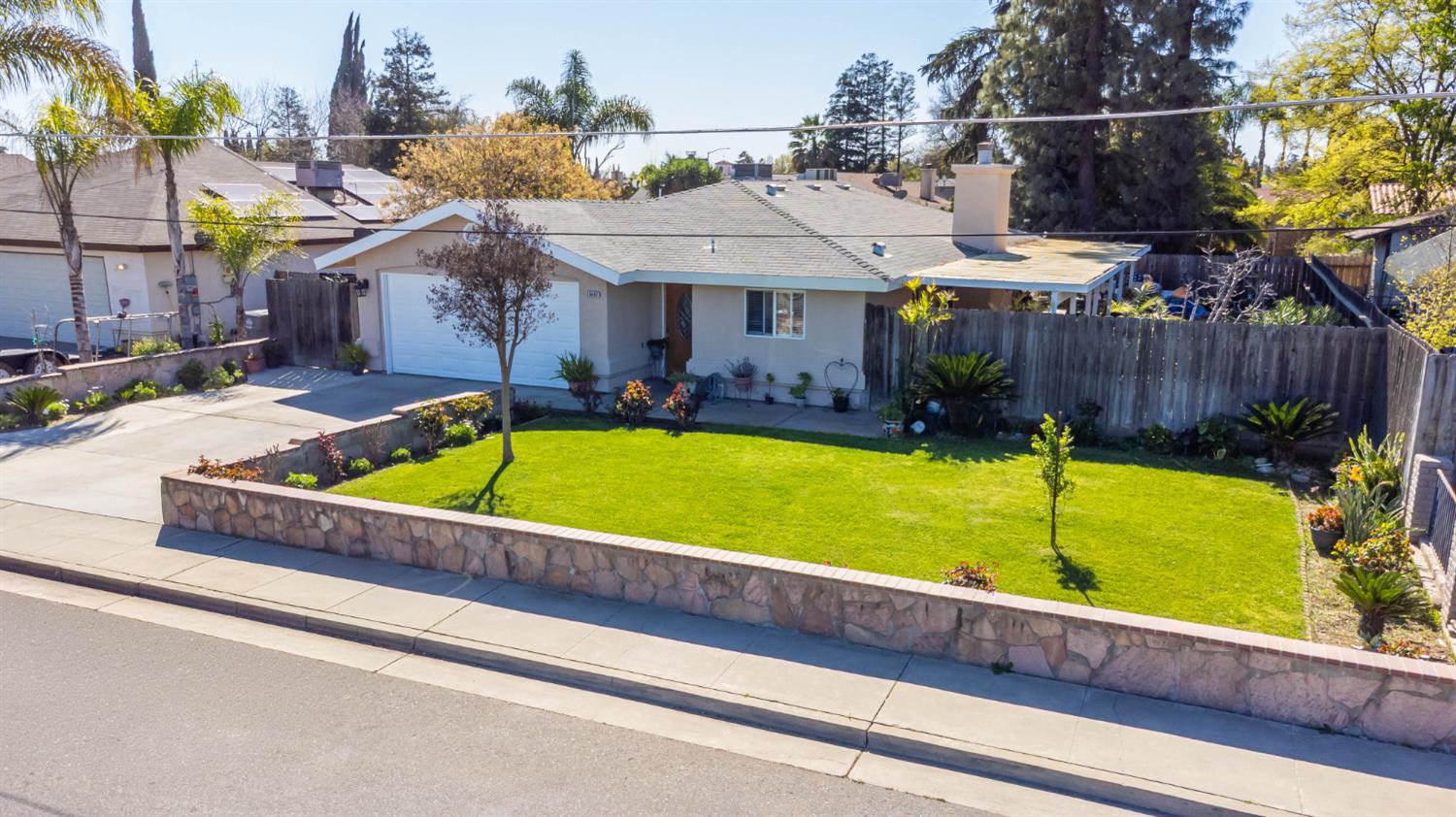 15481 W Middleton Ave, Kerman, CA 93630