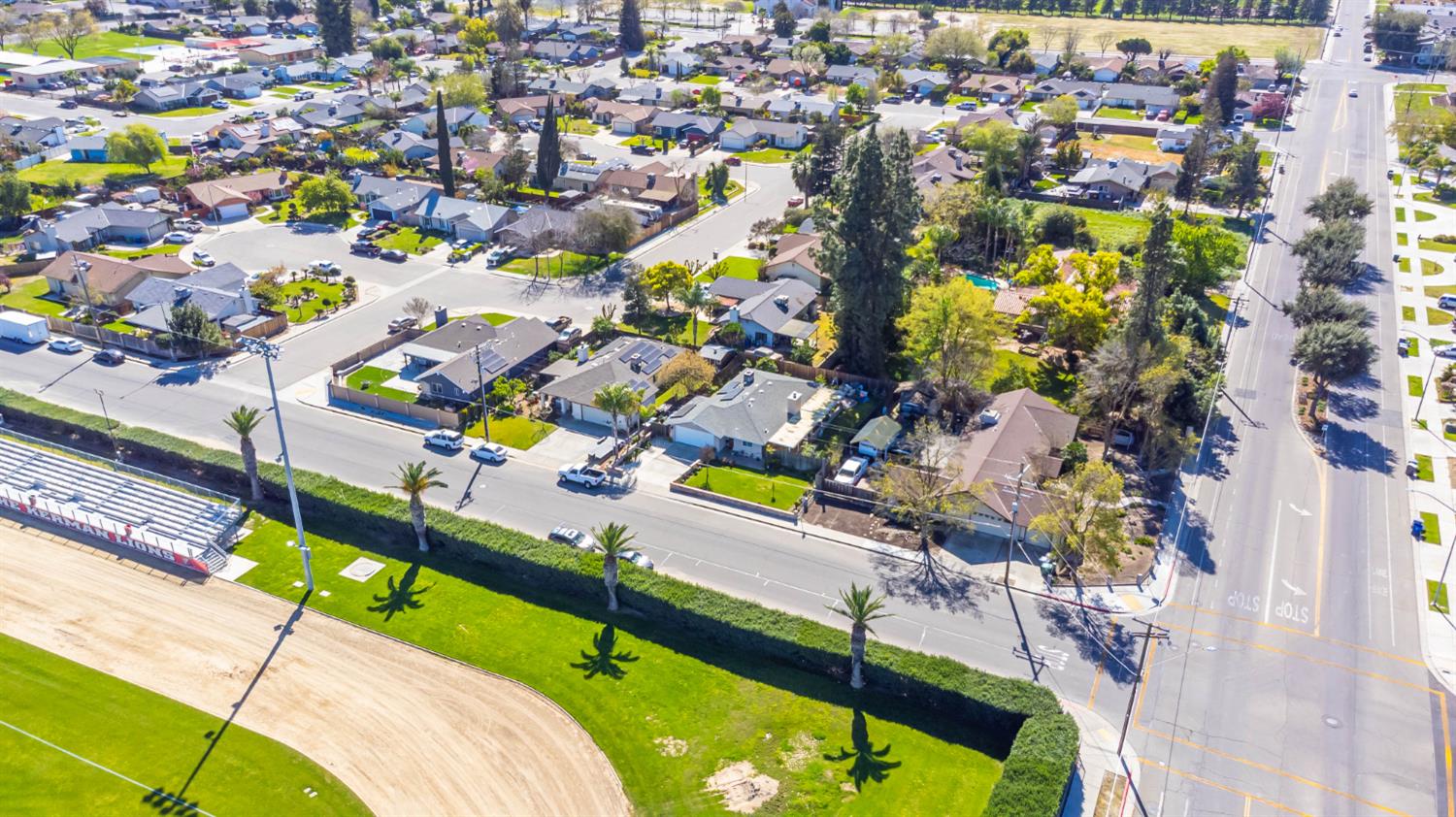 15481 W Middleton Ave, Kerman, CA 93630