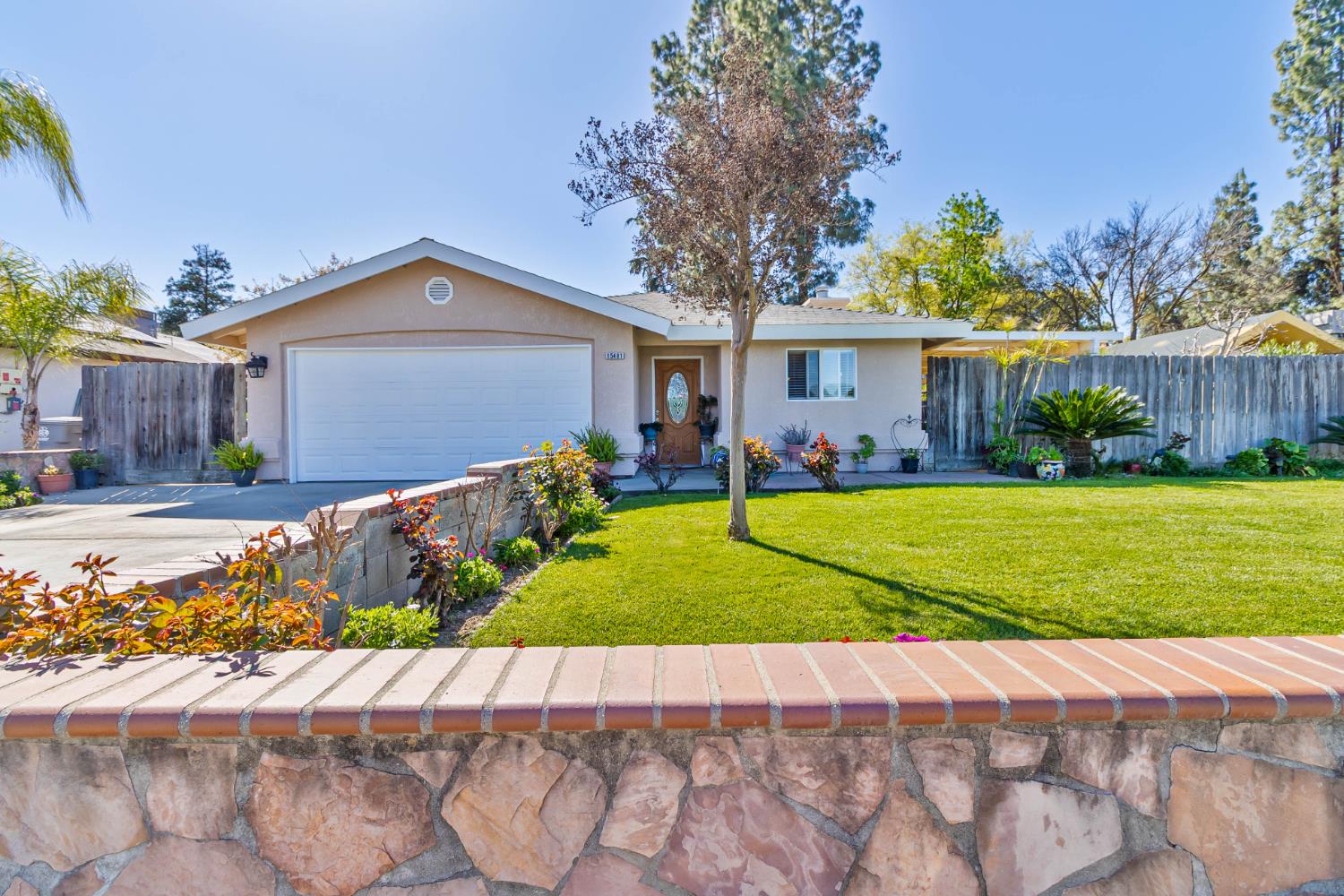 15481 W Middleton Ave, Kerman, CA 93630