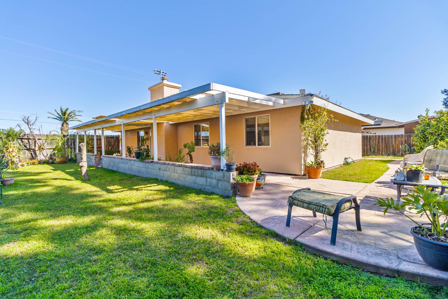 15481 W Middleton Ave, Kerman, CA 93630