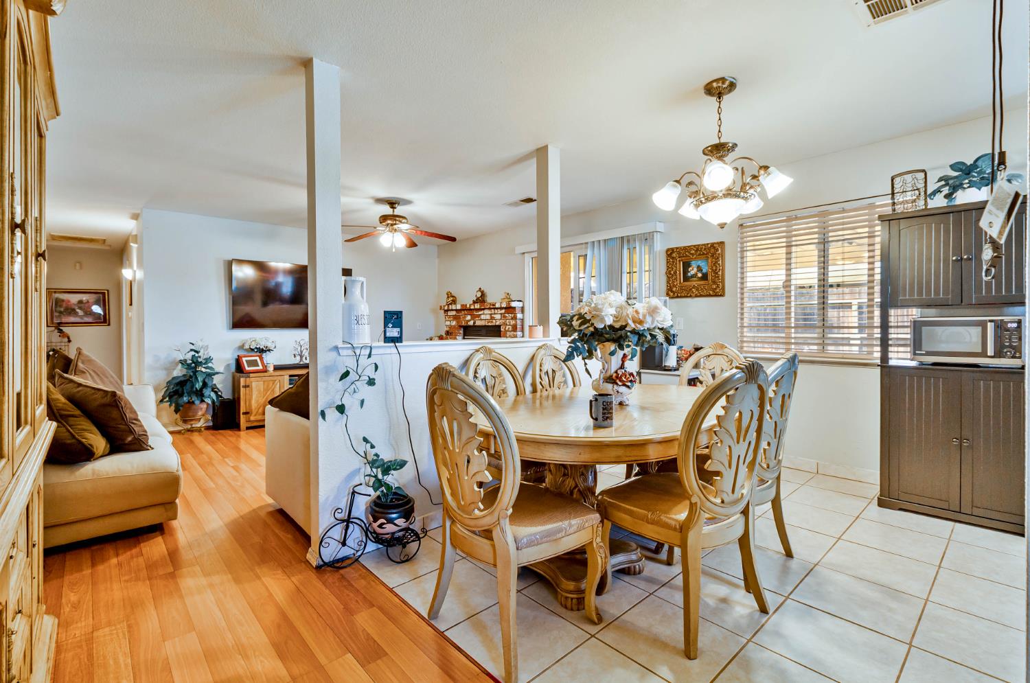 15481 W Middleton Ave, Kerman, CA 93630