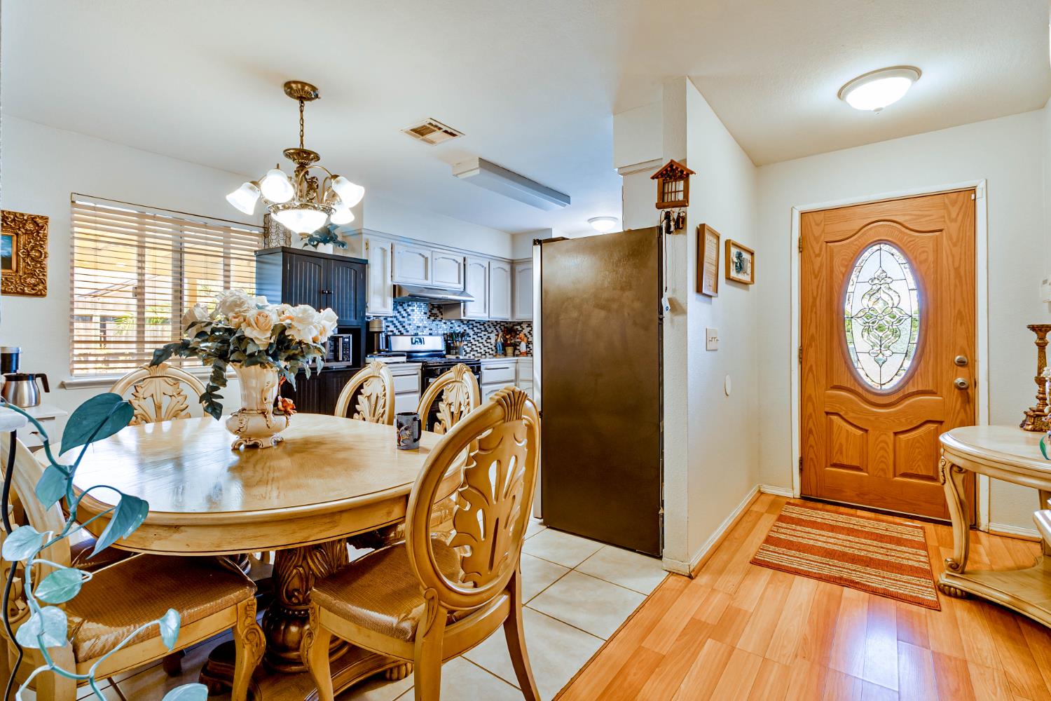 15481 W Middleton Ave, Kerman, CA 93630