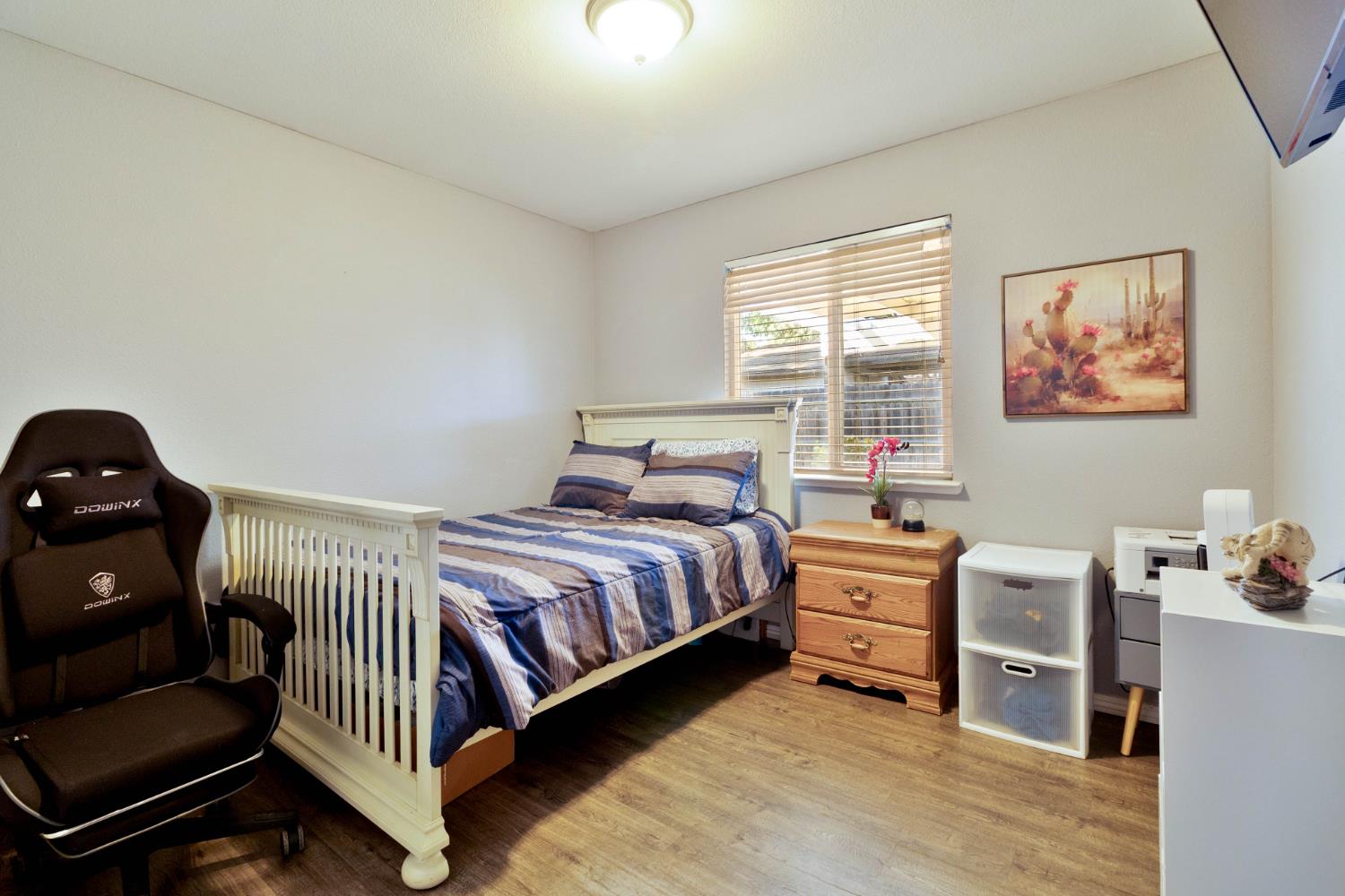 15481 W Middleton Ave, Kerman, CA 93630