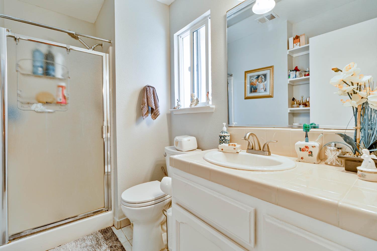 15481 W Middleton Ave, Kerman, CA 93630