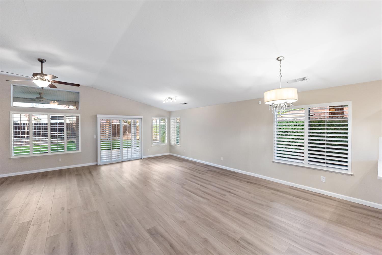 2168 E Powers Ave, Fresno, CA 93720