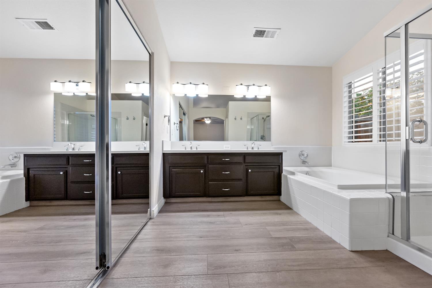 2168 E Powers Ave, Fresno, CA 93720