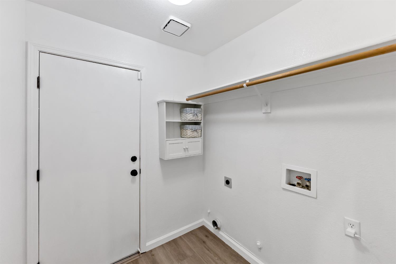 2168 E Powers Ave, Fresno, CA 93720