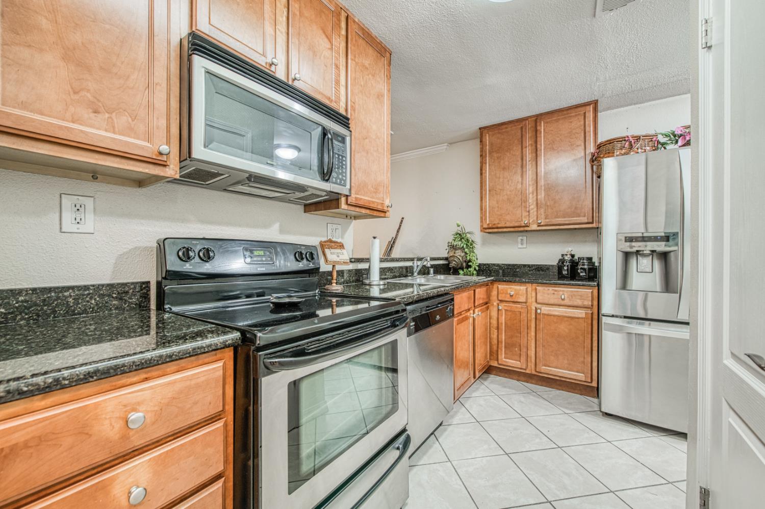 7178 Fruit Ave #129, Fresno, CA 93711