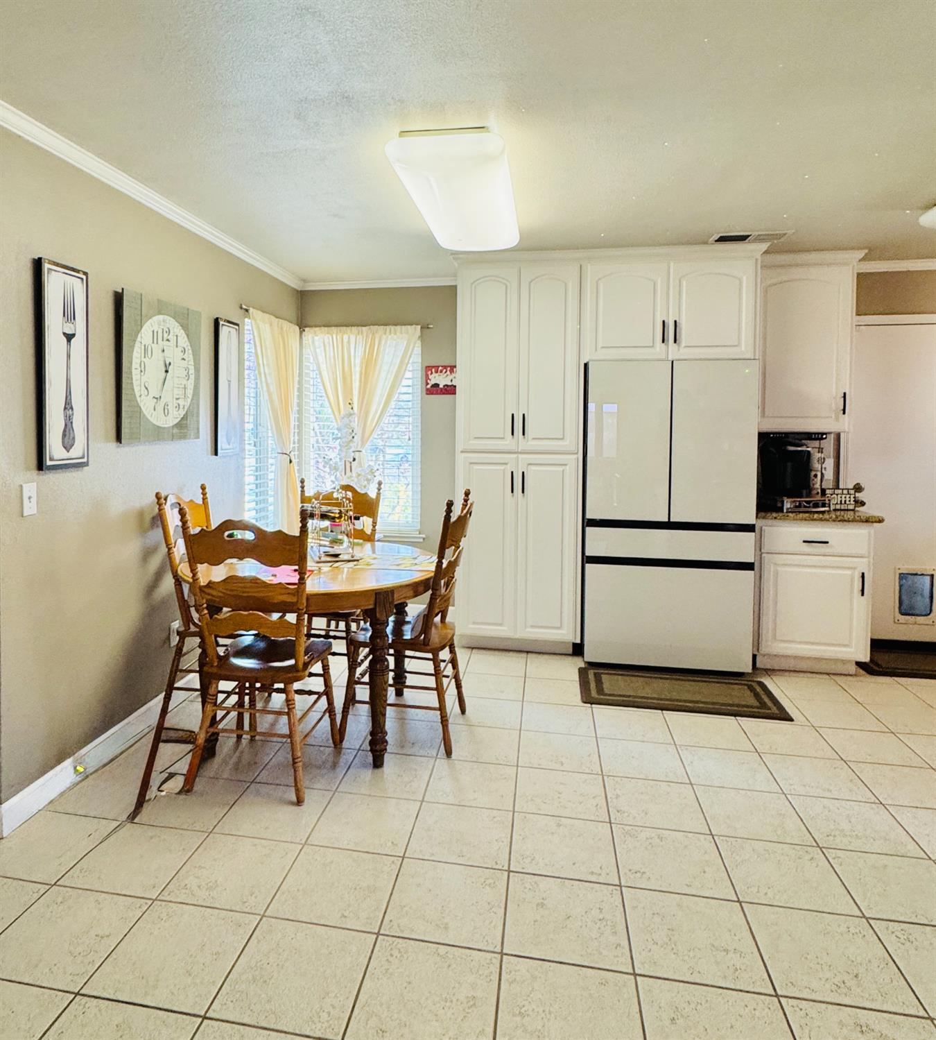 1555 Pico Ave, Clovis, CA 93611