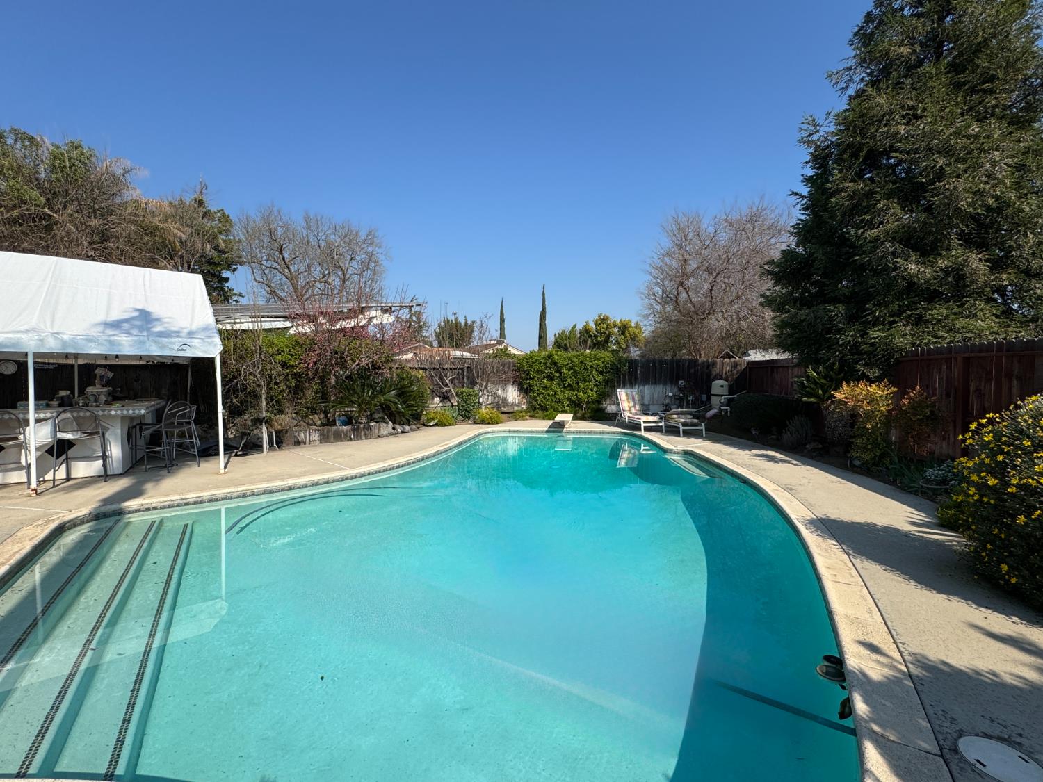 1555 Pico Ave, Clovis, CA 93611