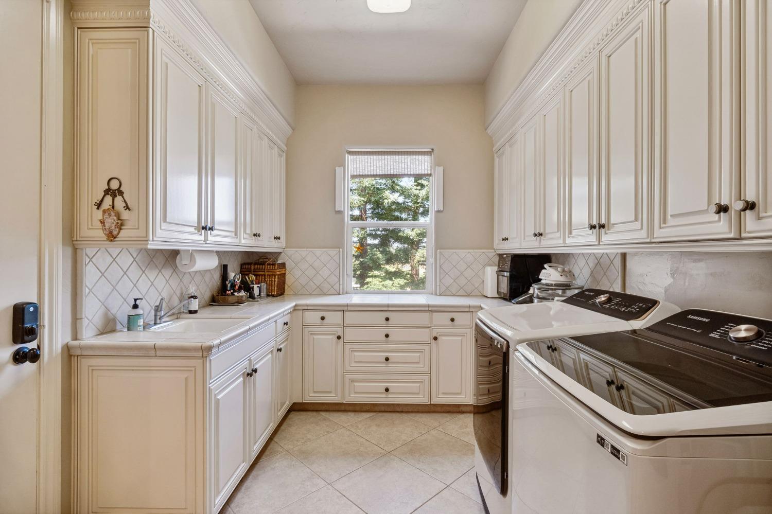 21788 Brighton Crest Dr, Friant, CA 93626