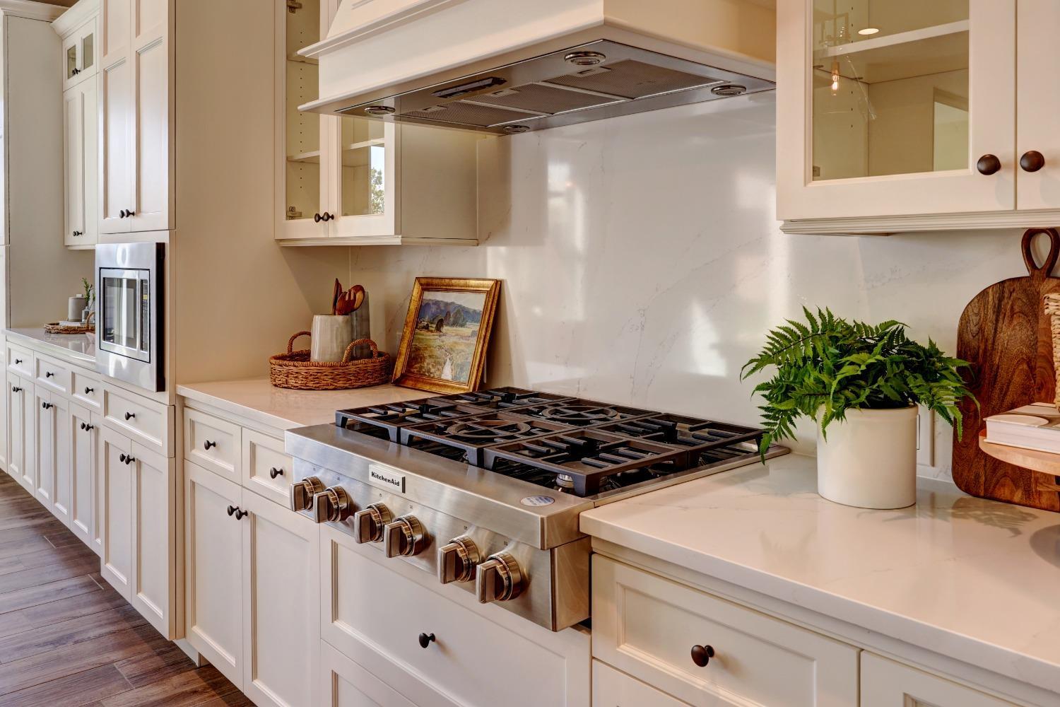 2189 E Strathspey Way, Fresno, CA 93730