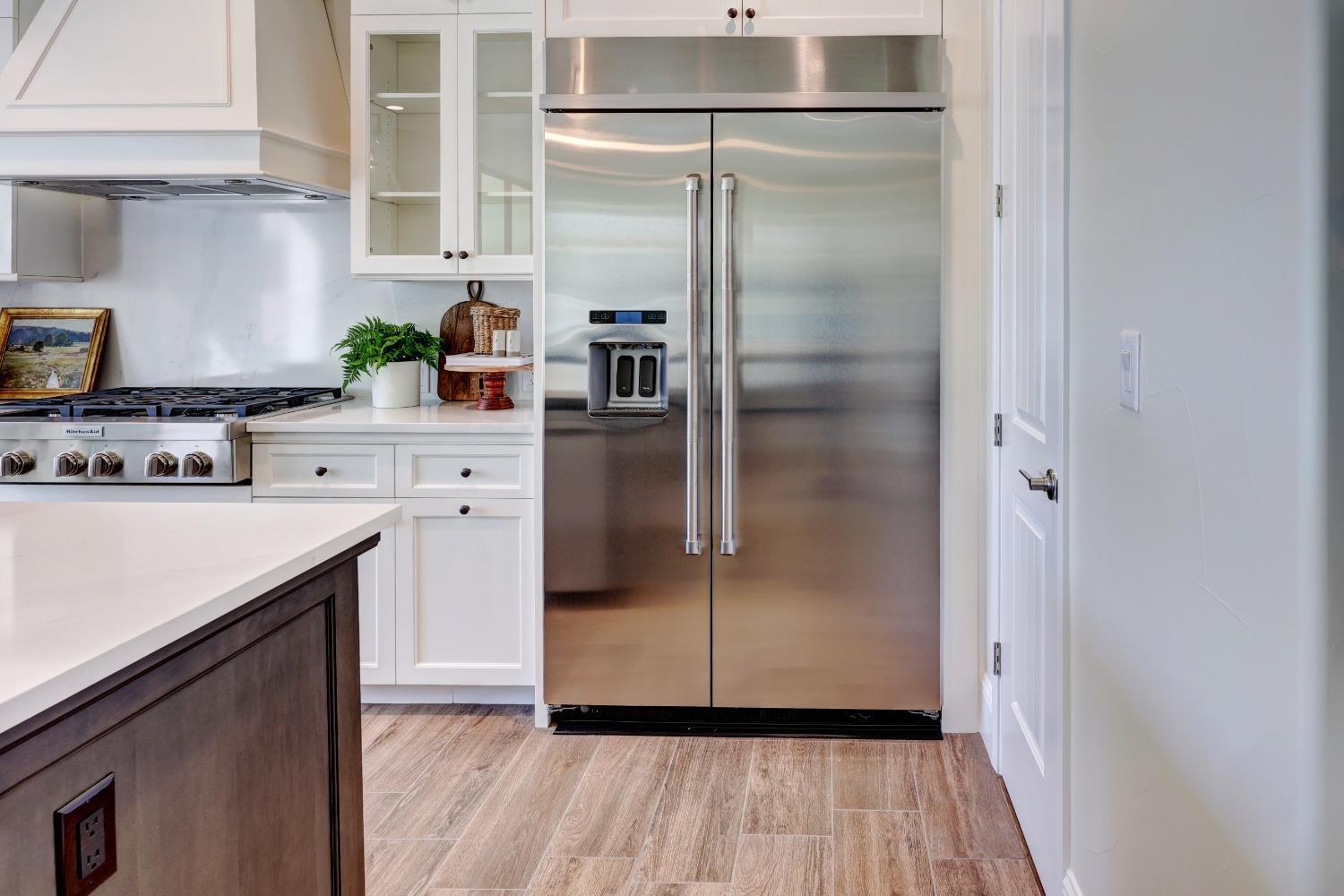 2189 E Strathspey Way, Fresno, CA 93730