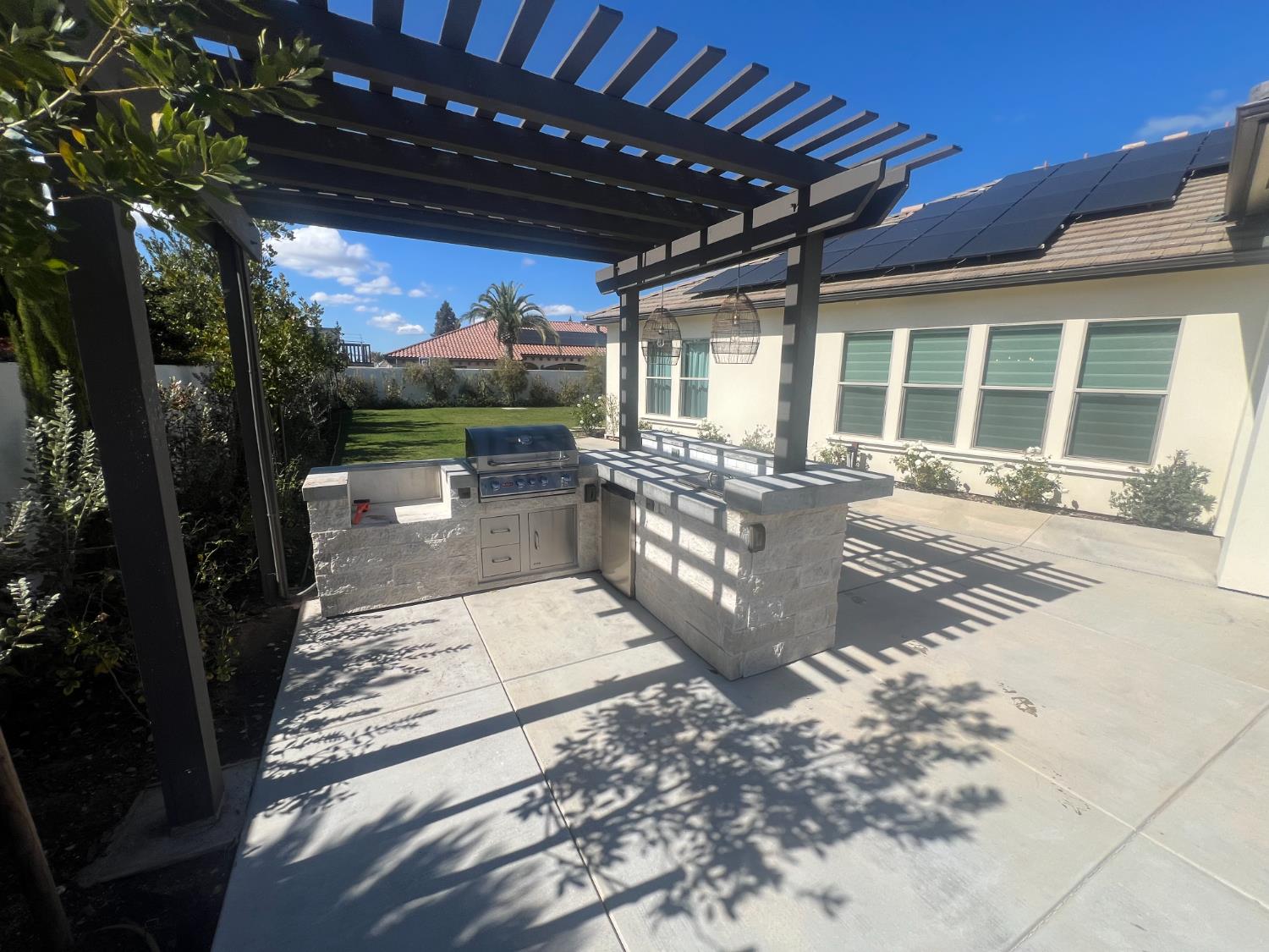 2189 E Strathspey Way, Fresno, CA 93730