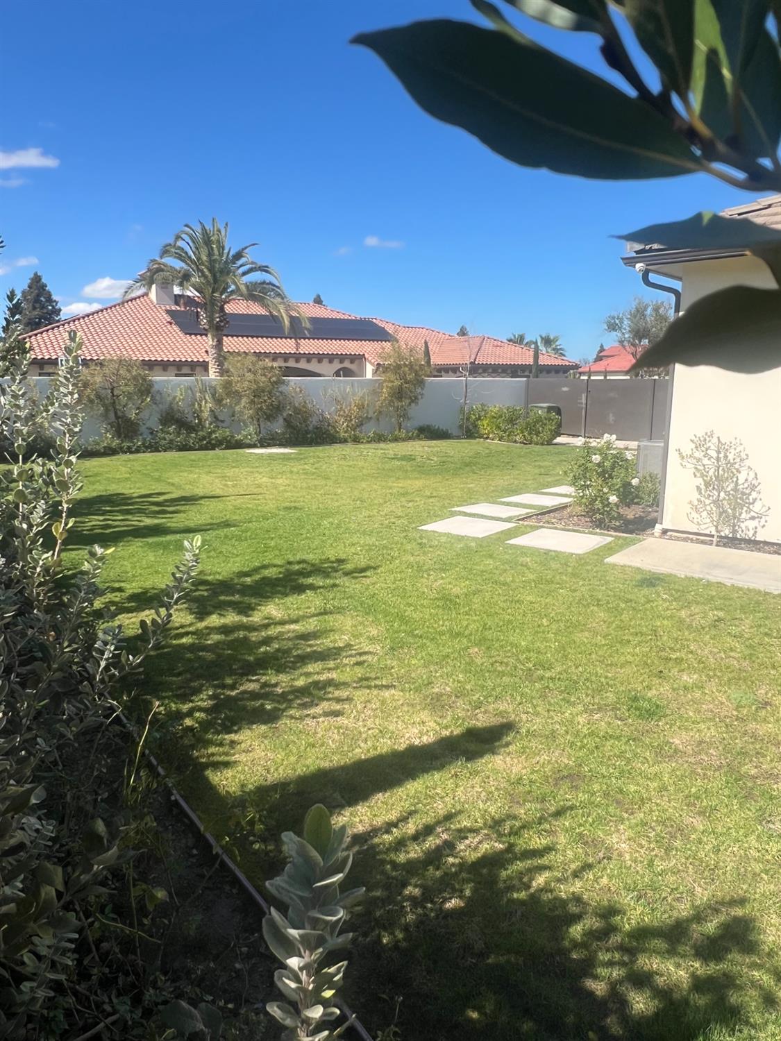 2189 E Strathspey Way, Fresno, CA 93730