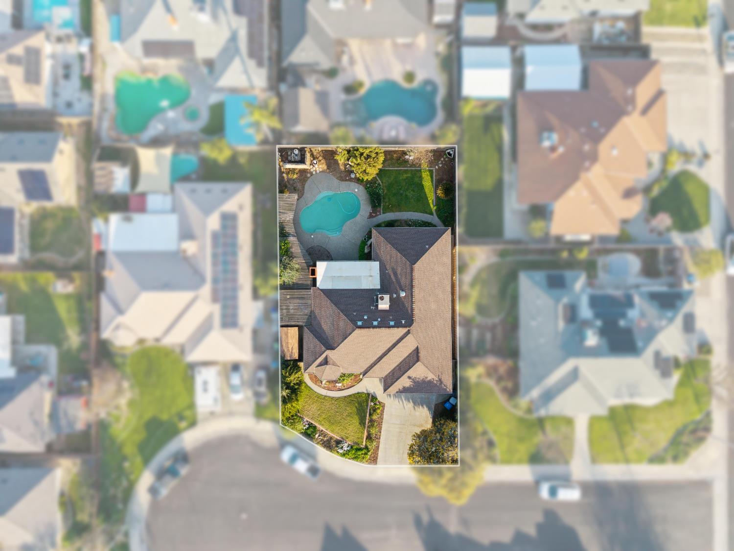 2465 Ash Ct, Hanford, CA 93230