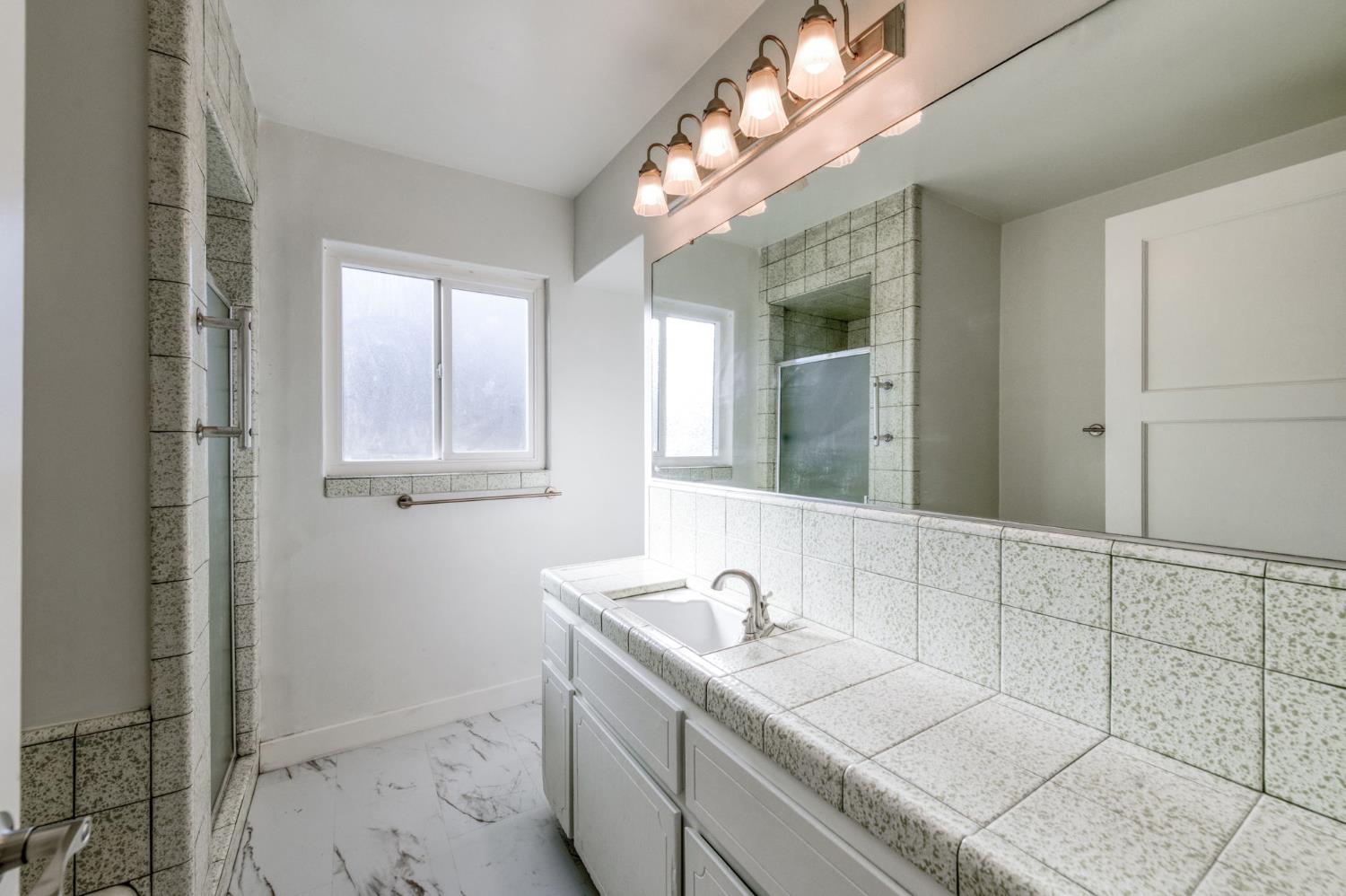 2977 E Harvard, Fresno, CA 93703