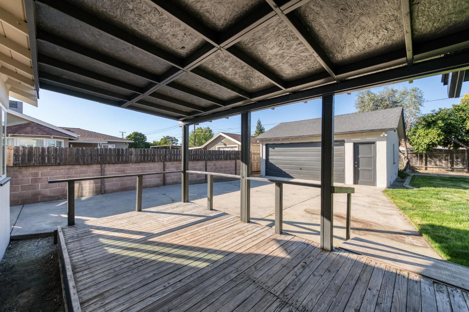 2977 E Harvard, Fresno, CA 93703