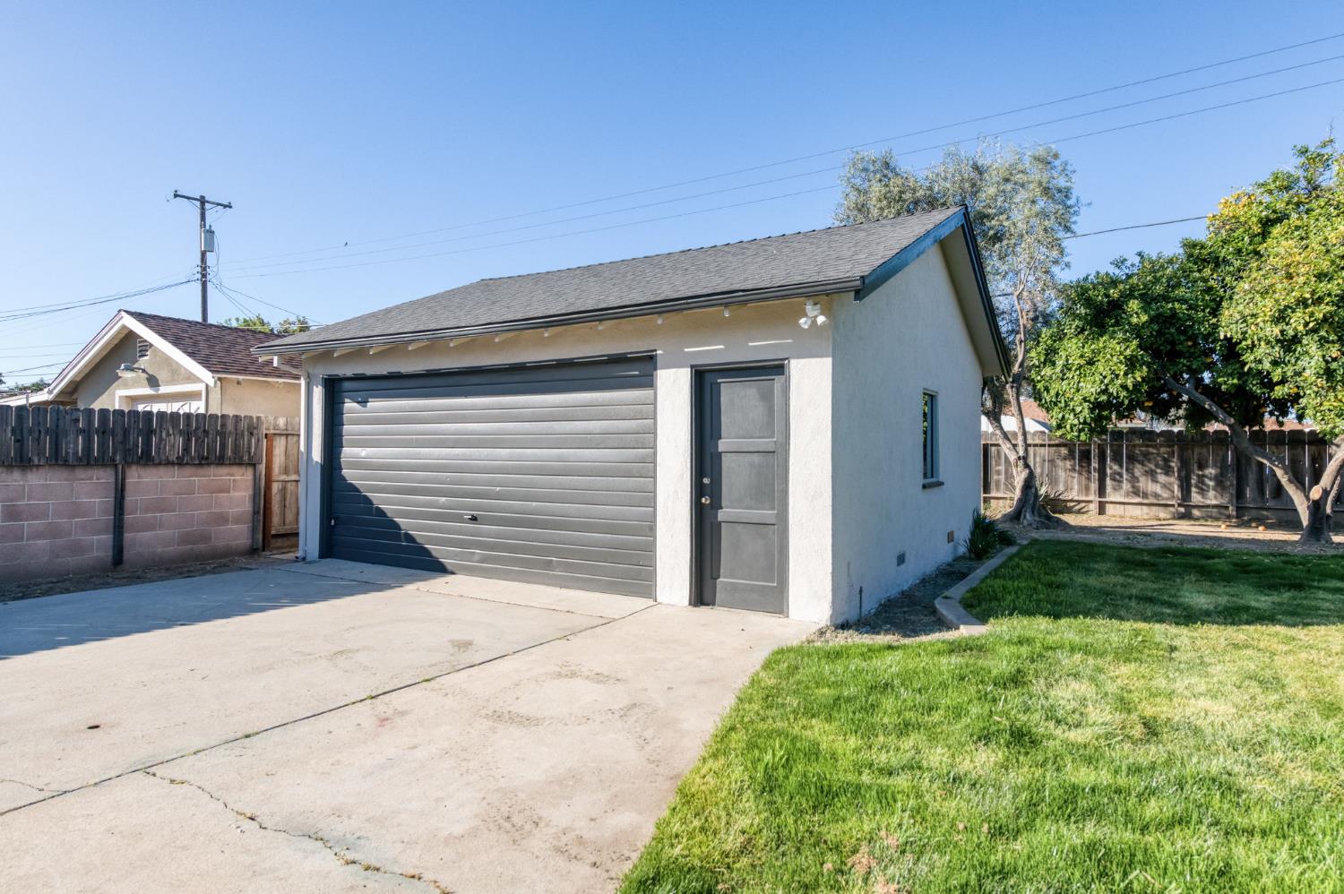 2977 E Harvard, Fresno, CA 93703