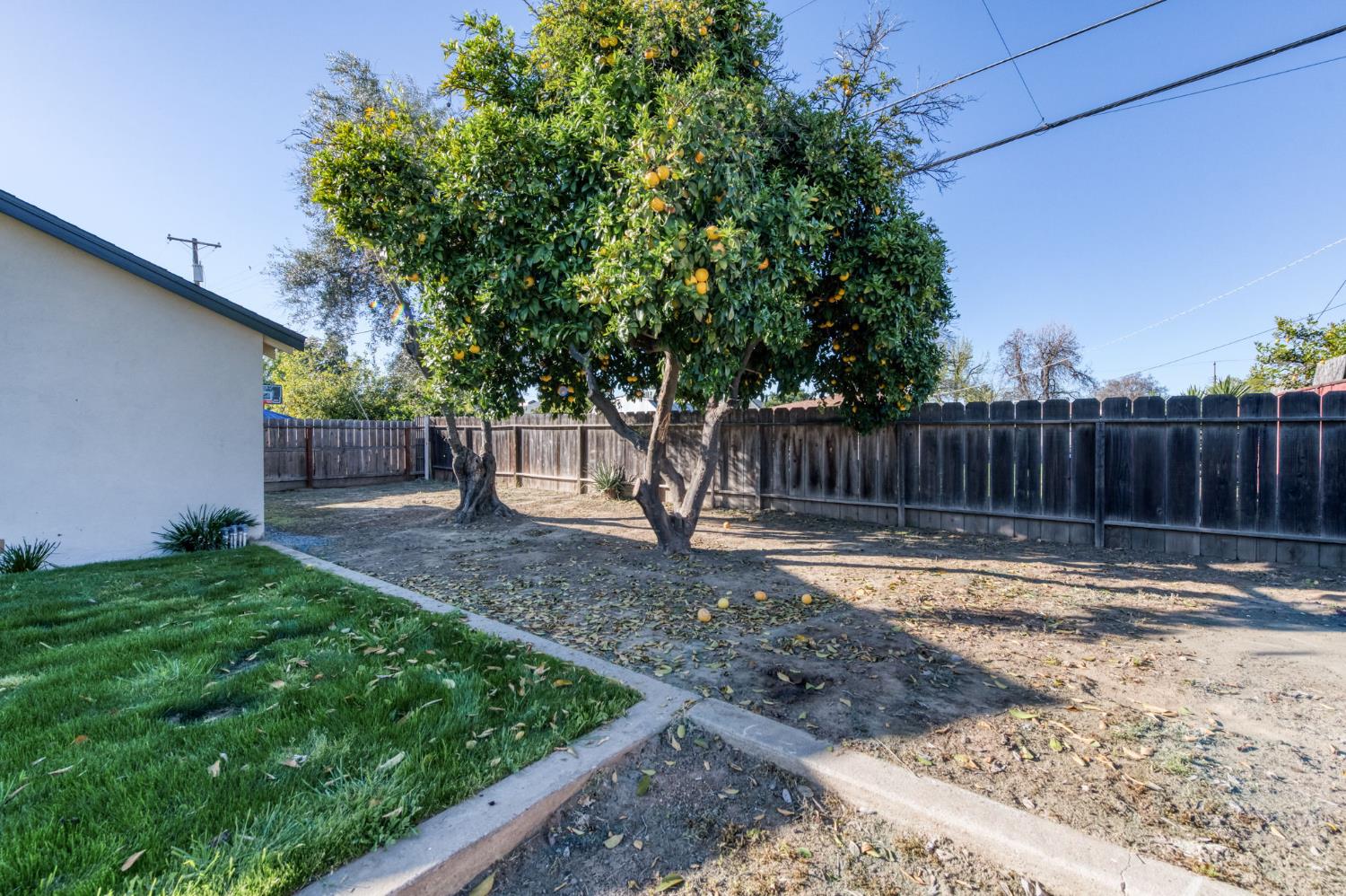 2977 E Harvard, Fresno, CA 93703