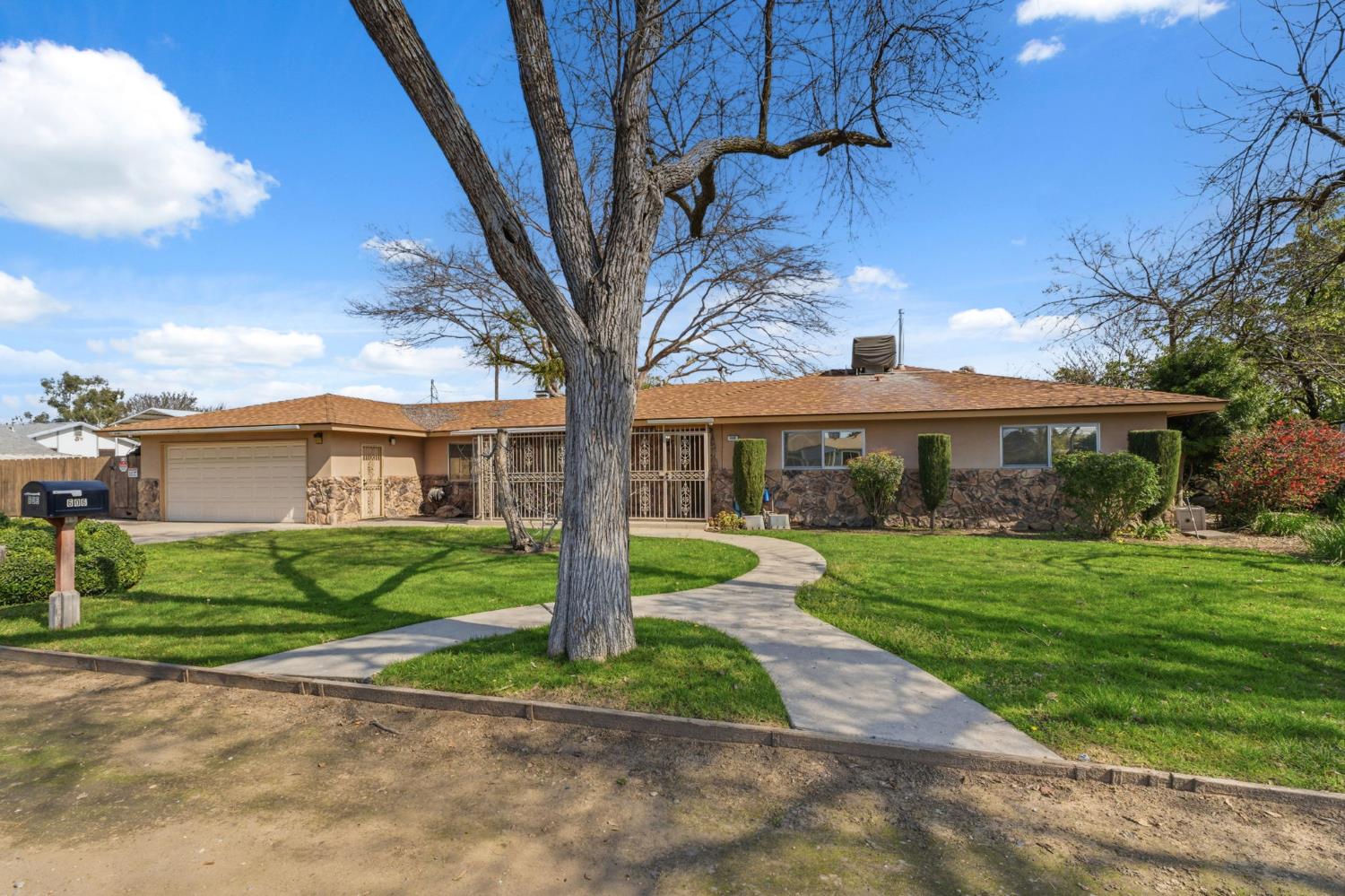 606 N Winery Ave, Fresno, CA 93727