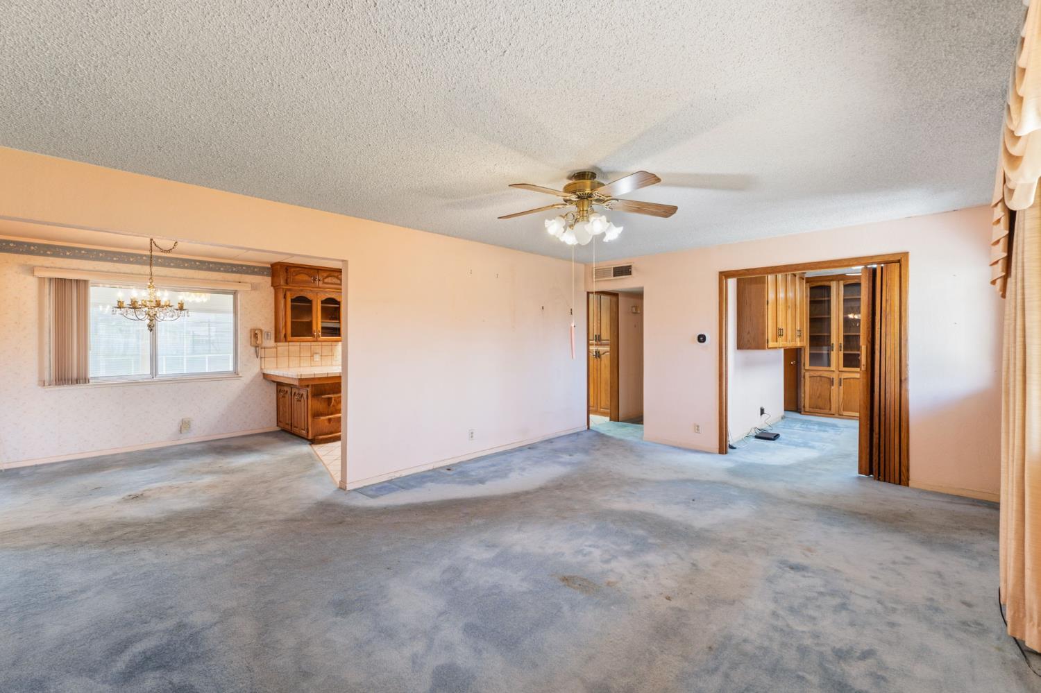 606 N Winery Ave, Fresno, CA 93727