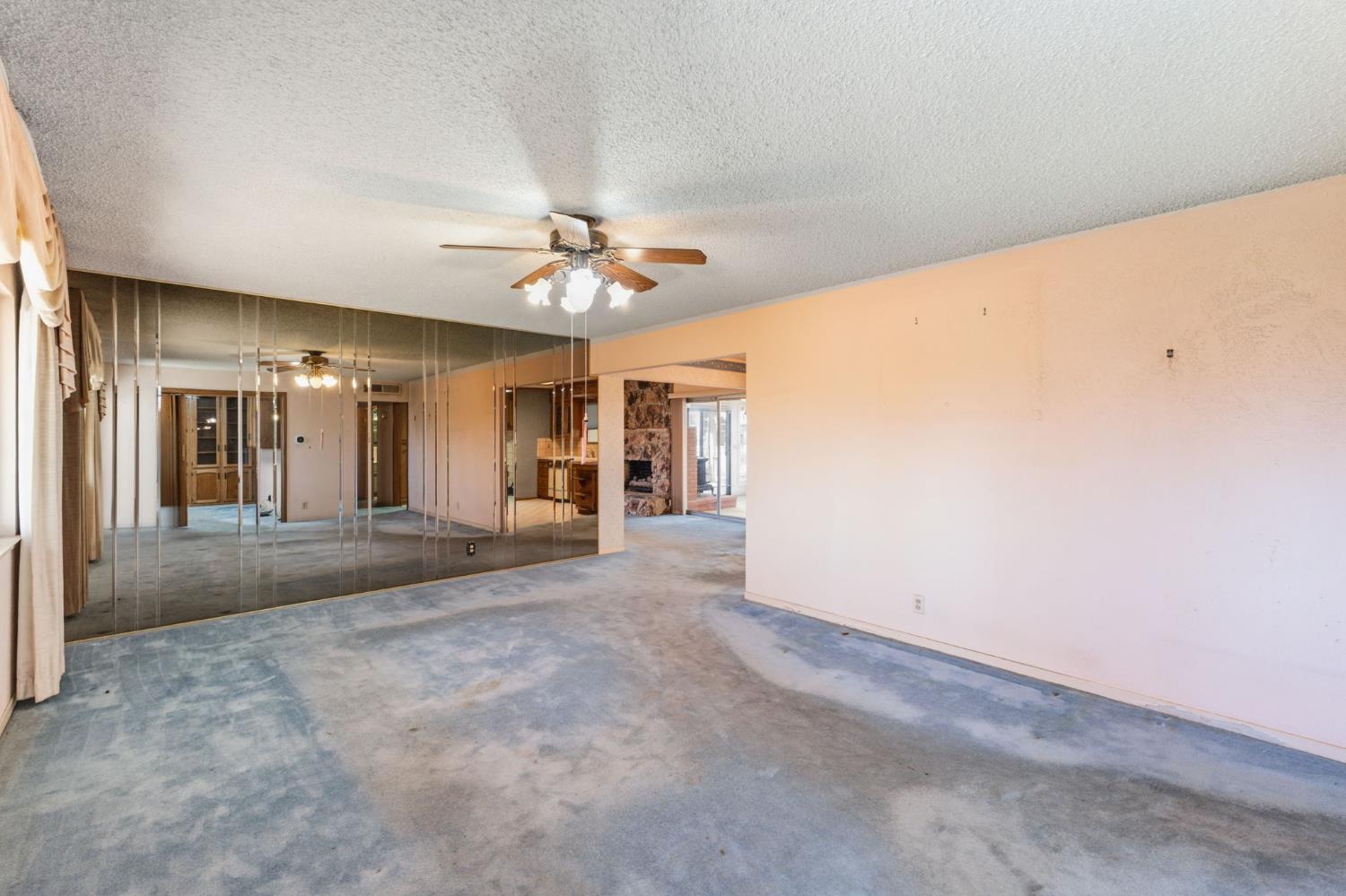 606 N Winery Ave, Fresno, CA 93727