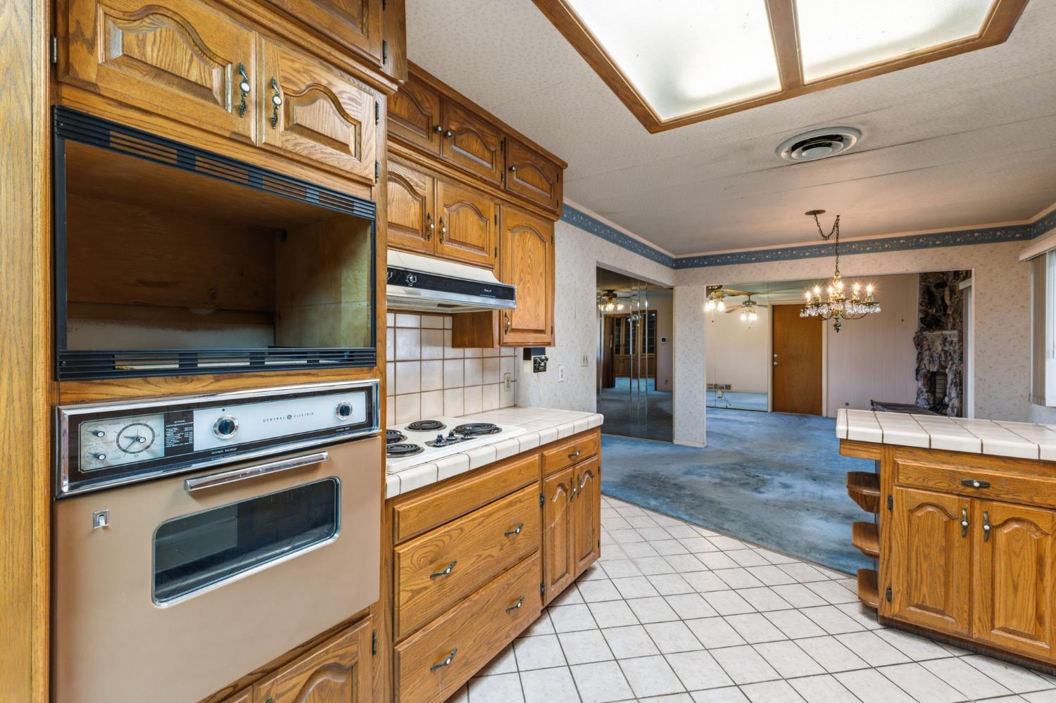 606 N Winery Ave, Fresno, CA 93727