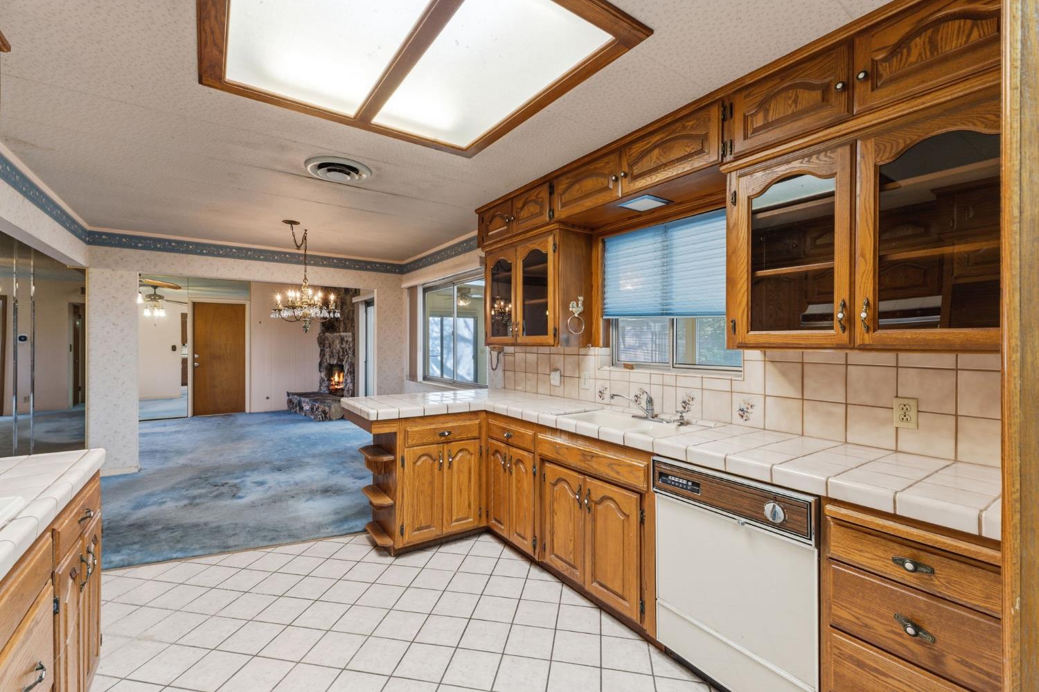 606 N Winery Ave, Fresno, CA 93727