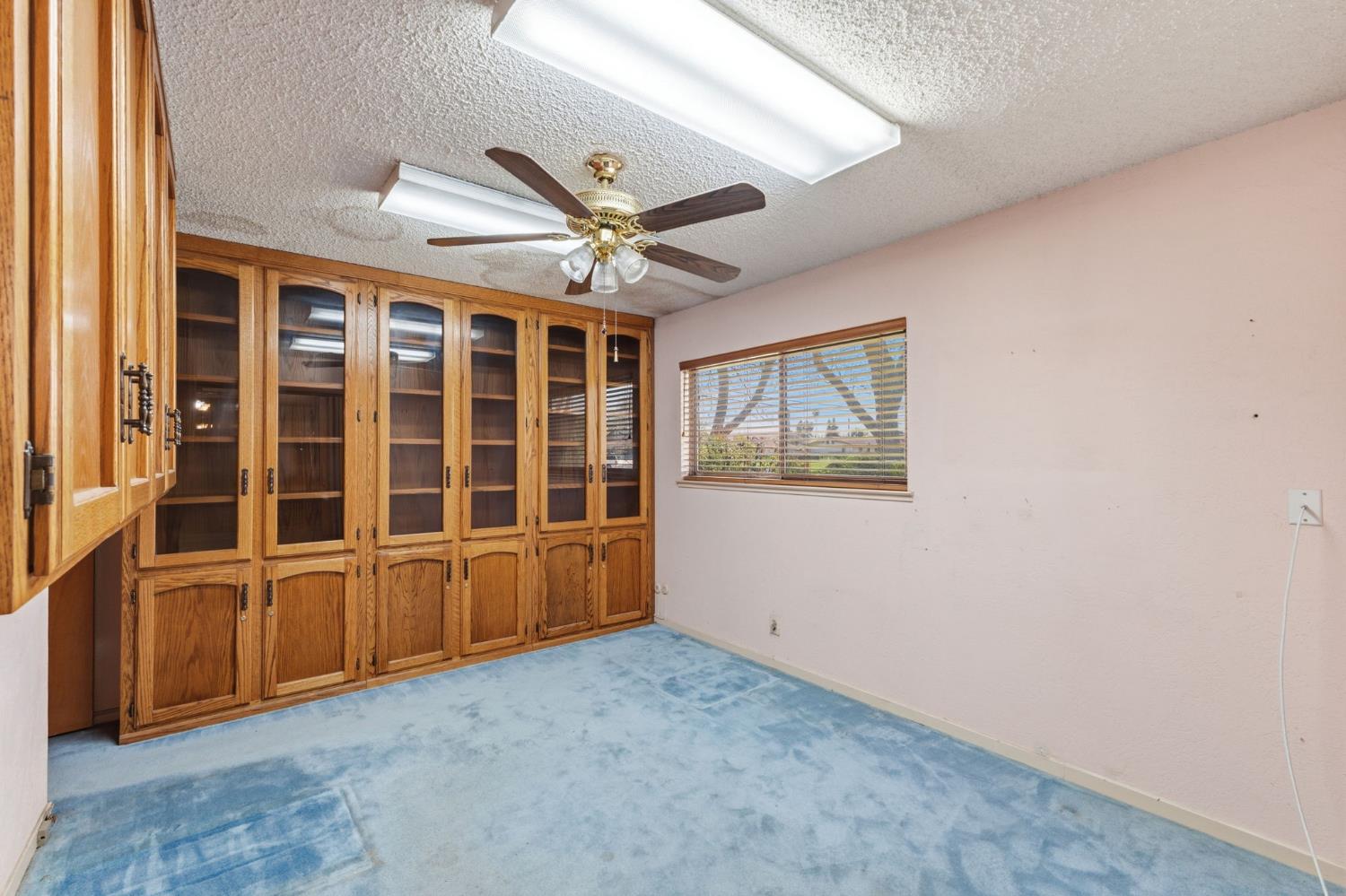 606 N Winery Ave, Fresno, CA 93727