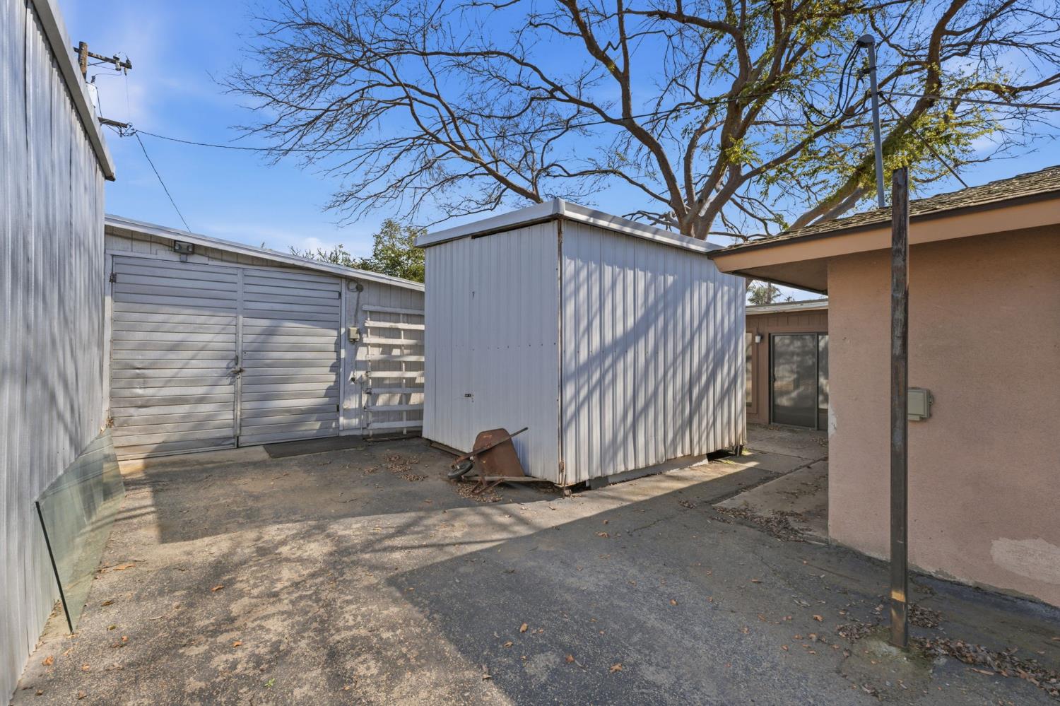 606 N Winery Ave, Fresno, CA 93727