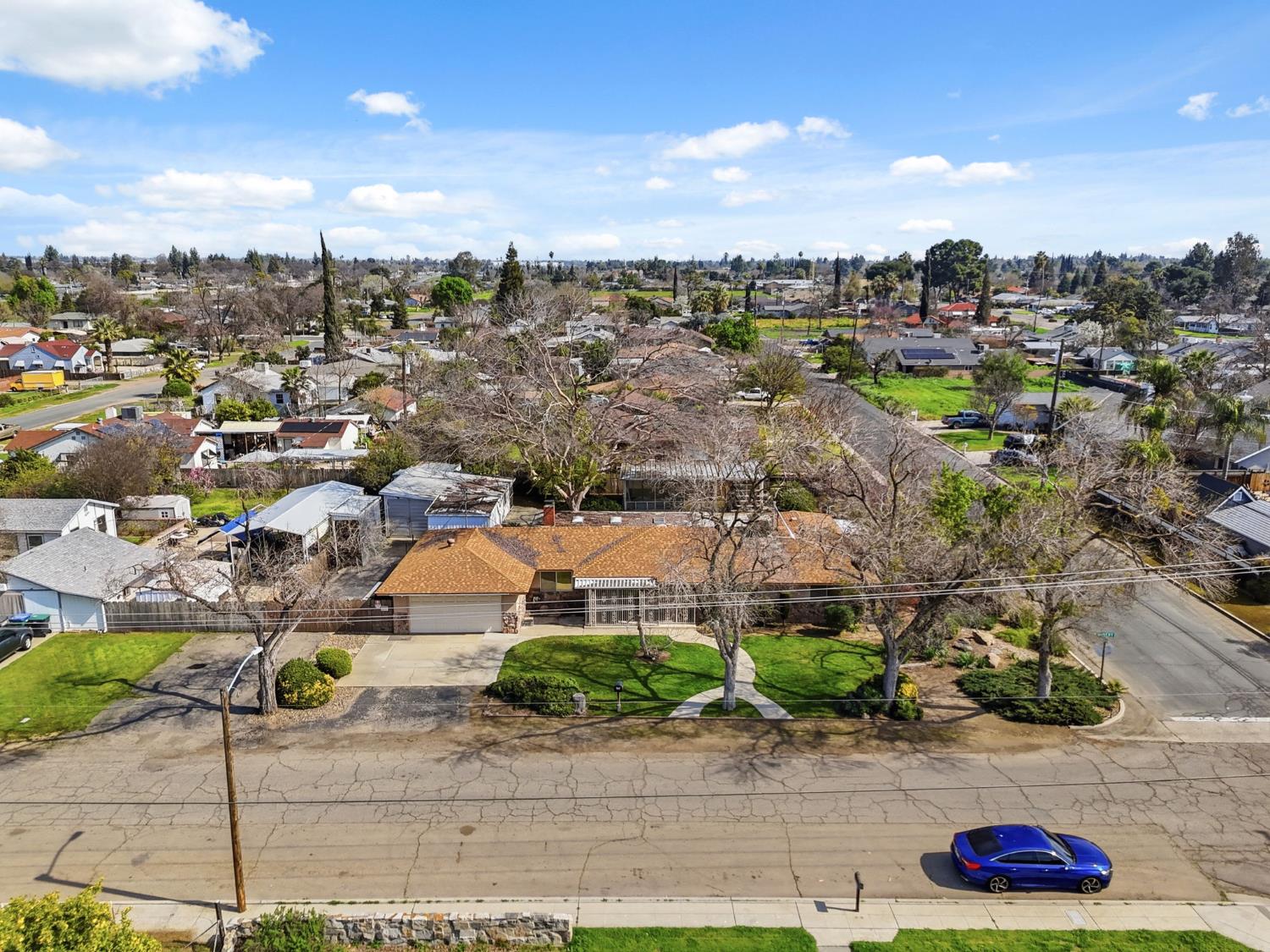 606 N Winery Ave, Fresno, CA 93727