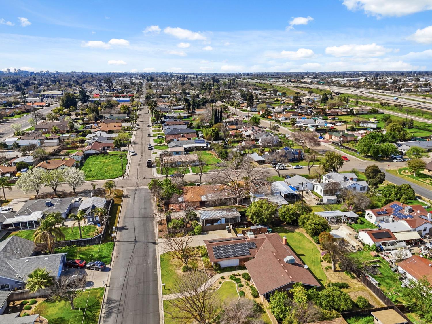 606 N Winery Ave, Fresno, CA 93727