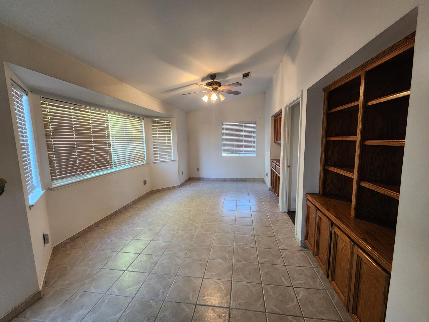 991 Baylor Ct, Madera, CA 93637