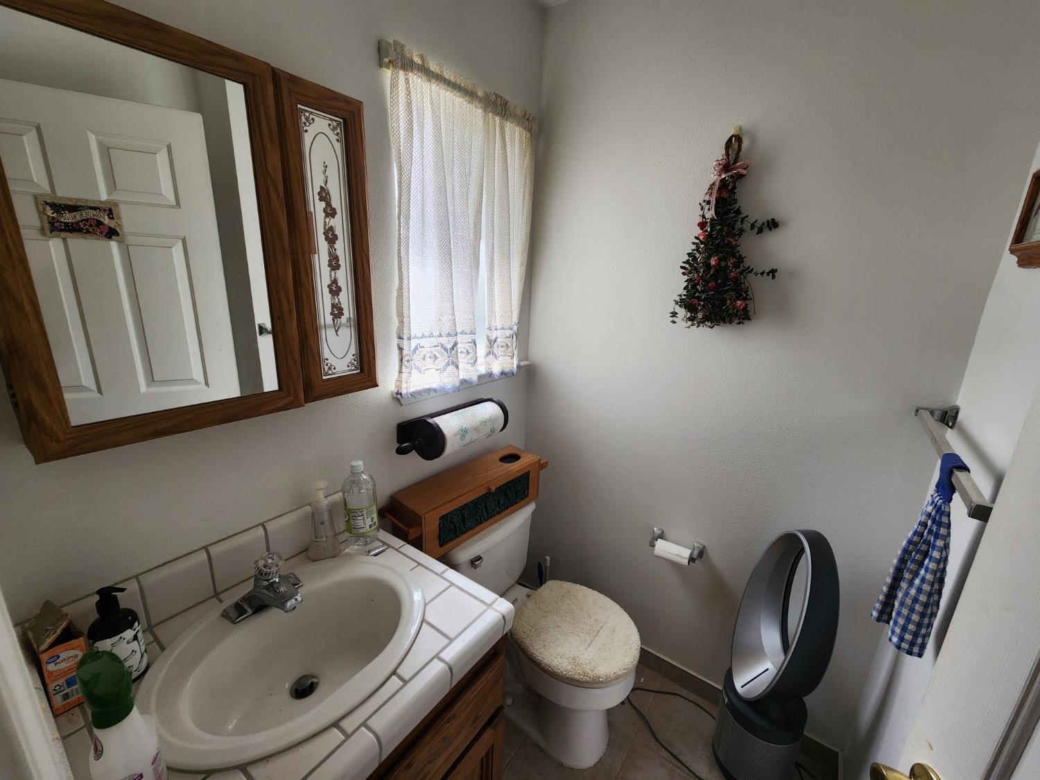 991 Baylor Ct, Madera, CA 93637