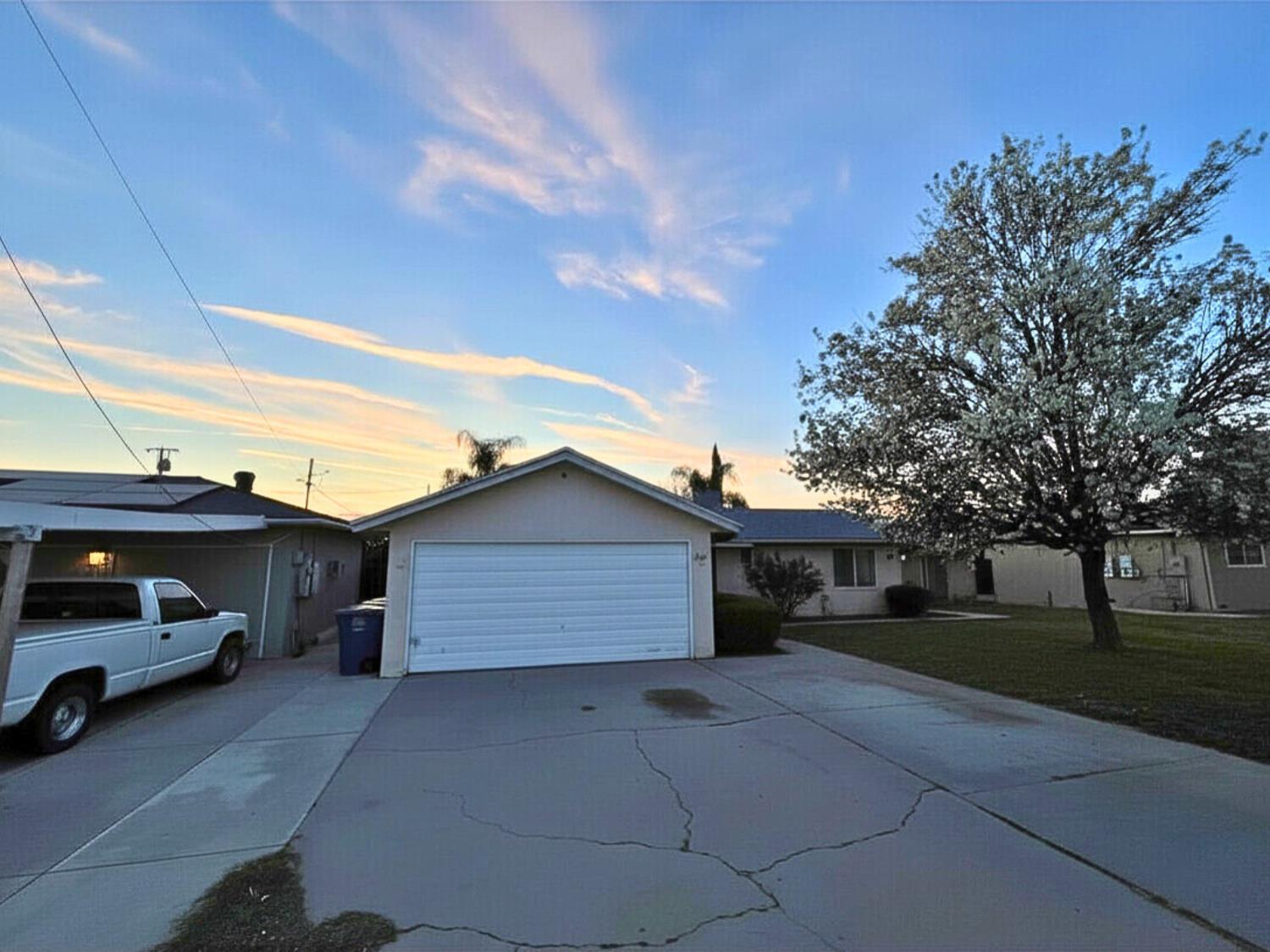 3767 Thompson Ave, Selma, CA 93662