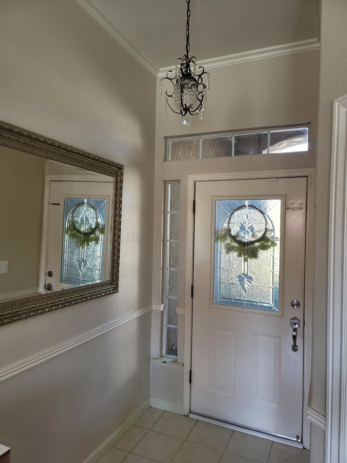 5758 E Belgravia Ave E, Fresno, CA 93727