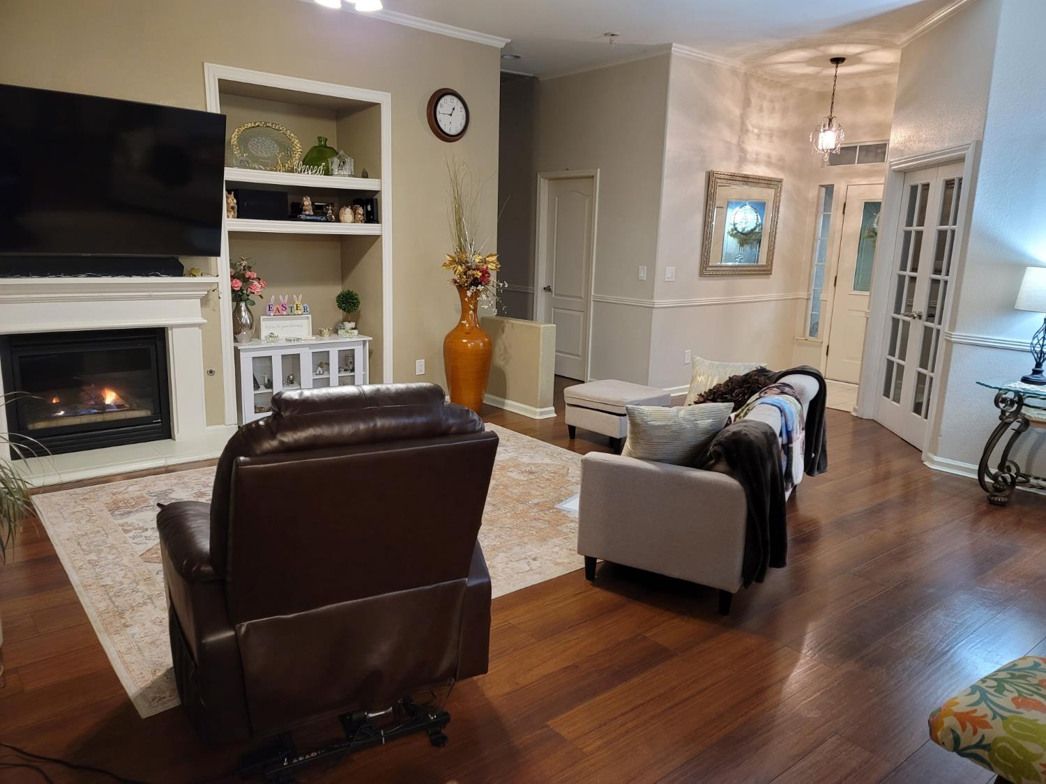 5758 E Belgravia Ave E, Fresno, CA 93727