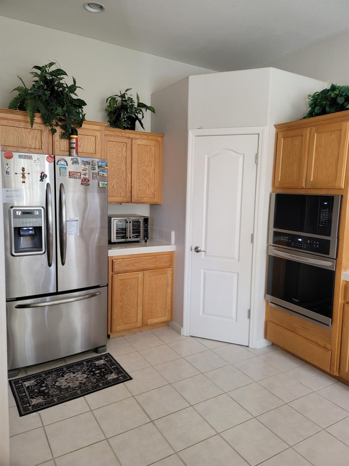 5758 E Belgravia Ave E, Fresno, CA 93727