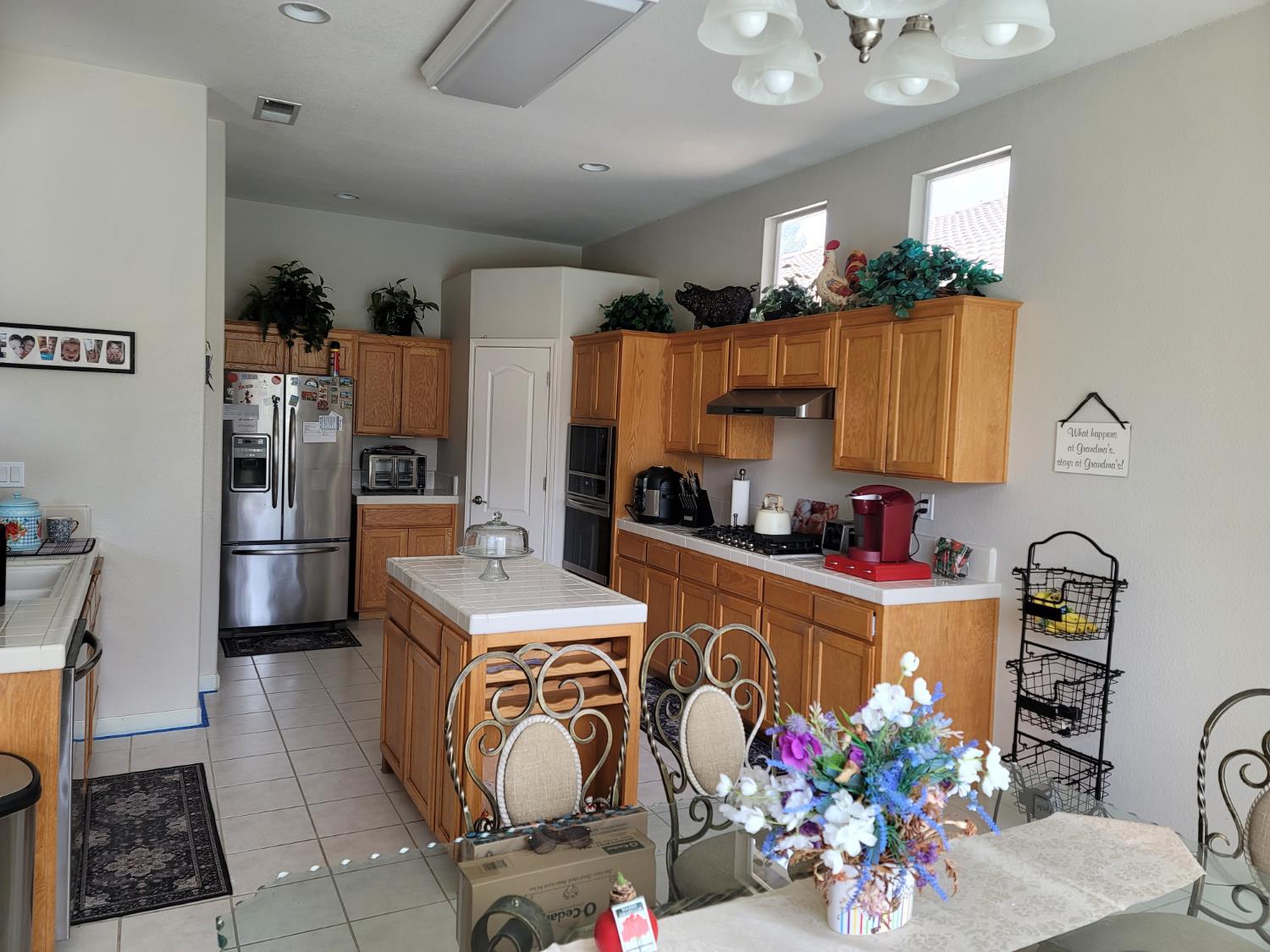 5758 E Belgravia Ave E, Fresno, CA 93727