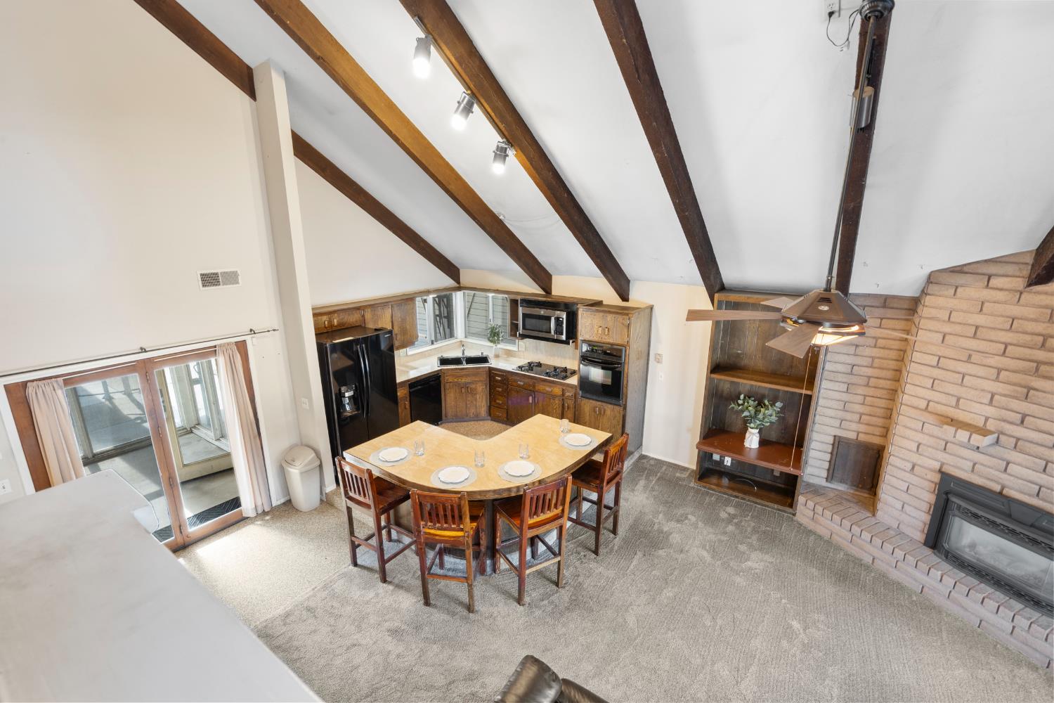 1015 E Paradise Ave, Visalia, CA 93592