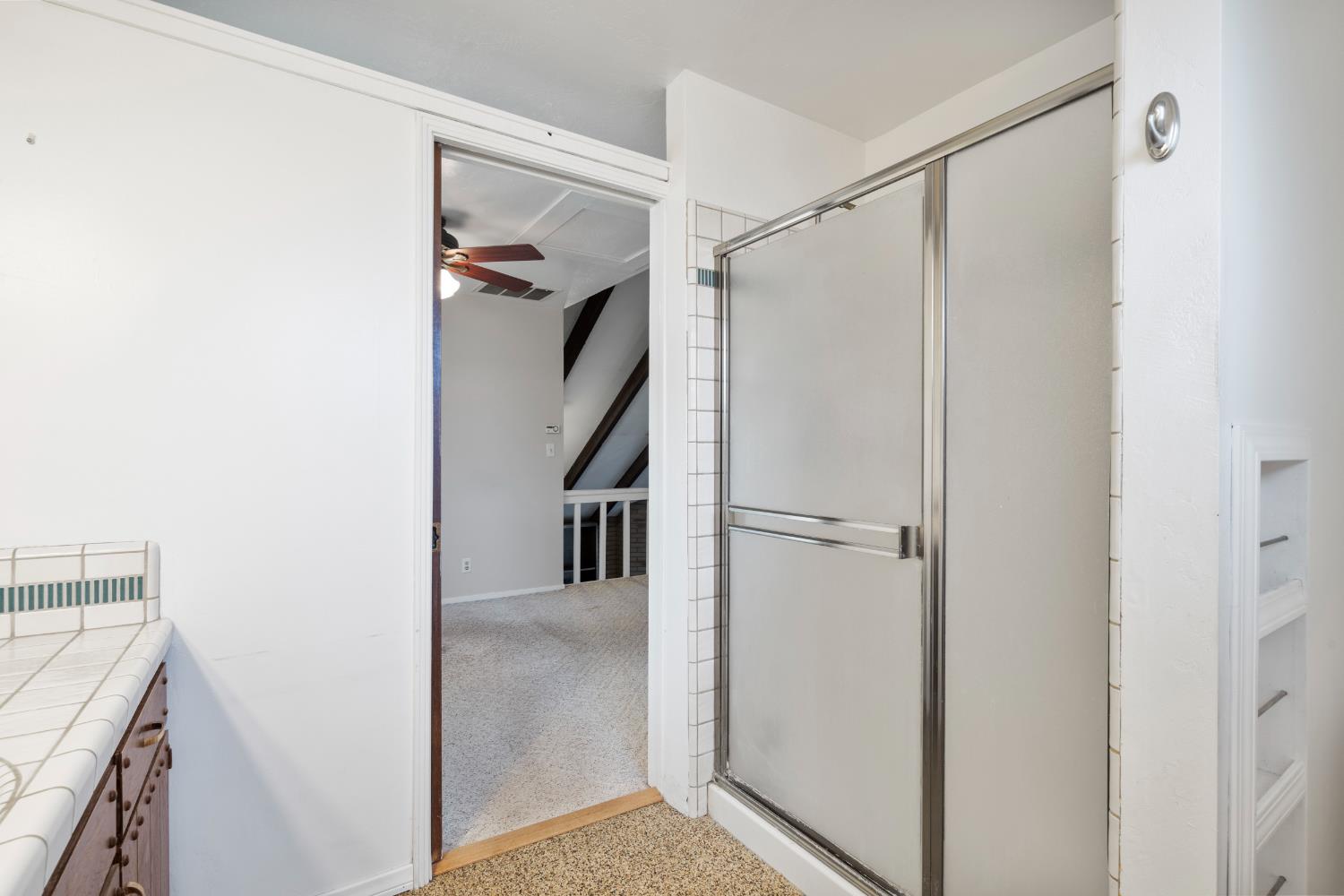 1015 E Paradise Ave, Visalia, CA 93592