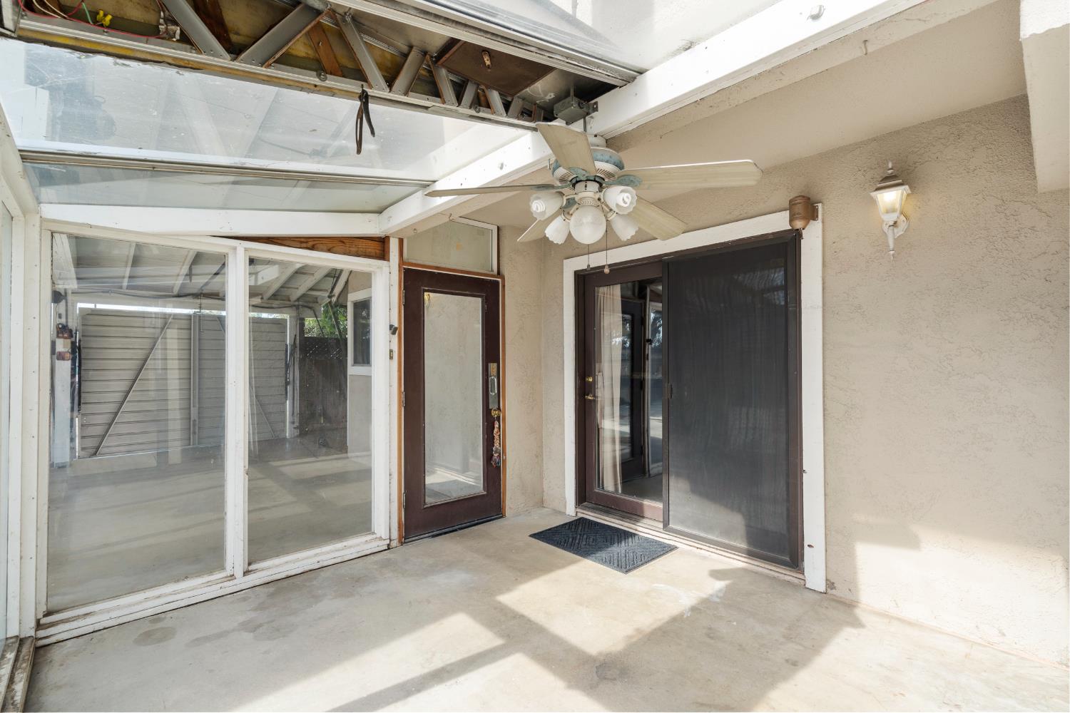 1015 E Paradise Ave, Visalia, CA 93592