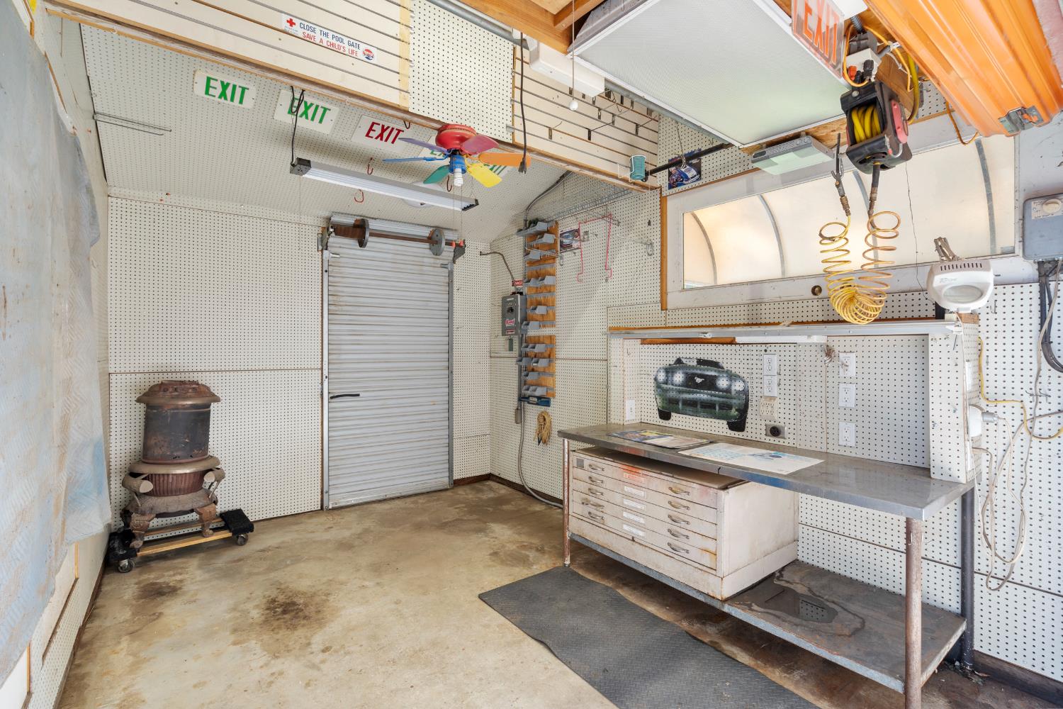 1015 E Paradise Ave, Visalia, CA 93592