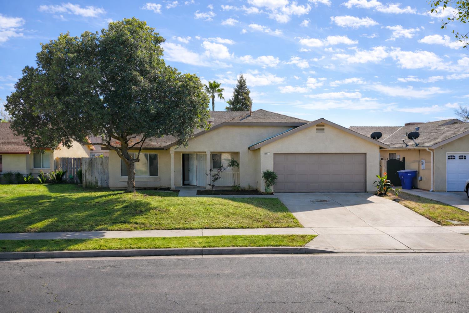 5691 W Santa Ana Ave, Fresno, CA 93722