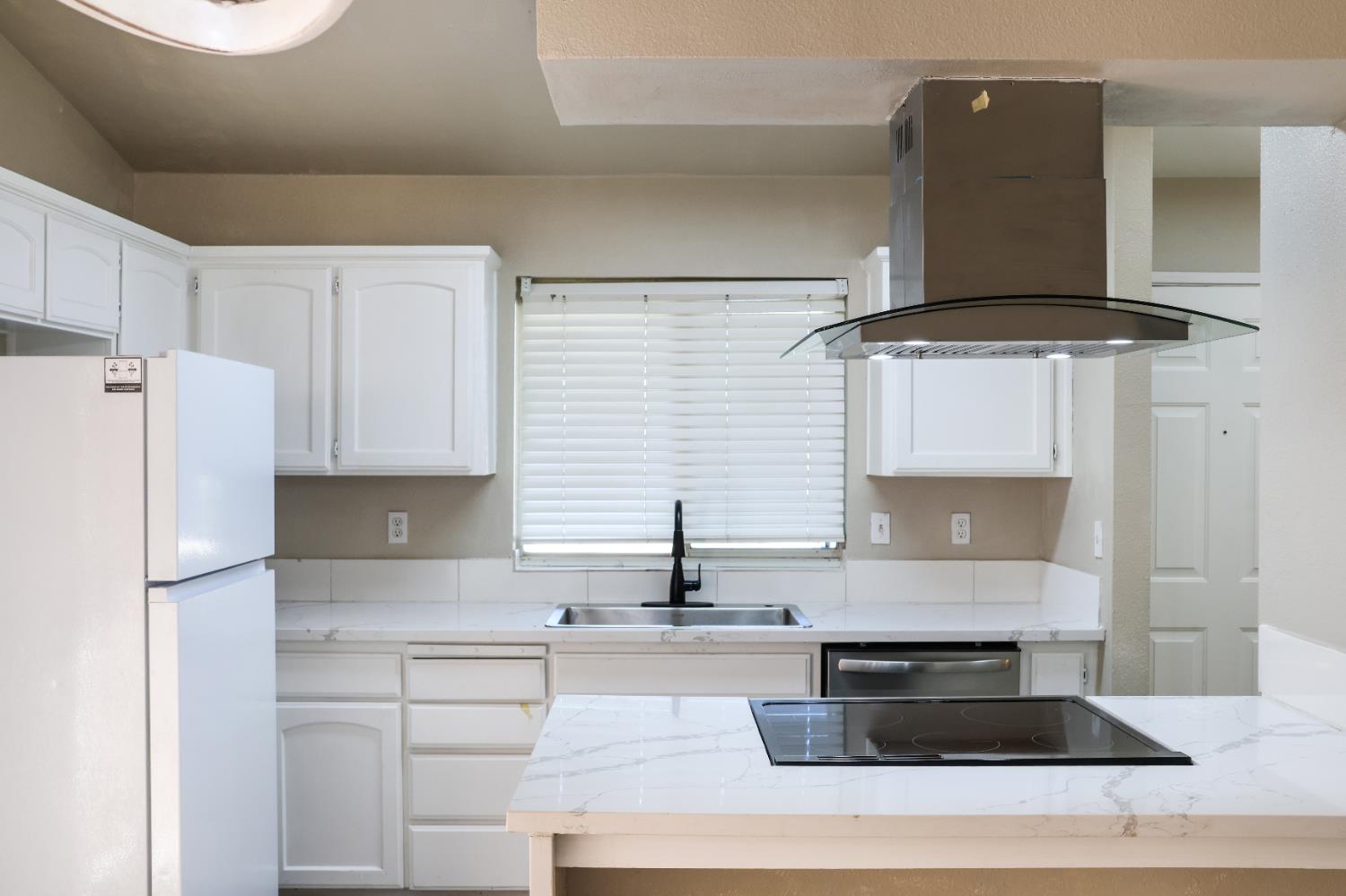 5691 W Santa Ana Ave, Fresno, CA 93722