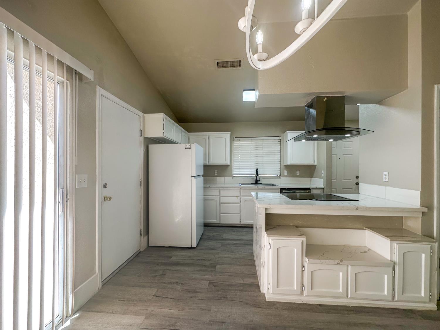 5691 W Santa Ana Ave, Fresno, CA 93722