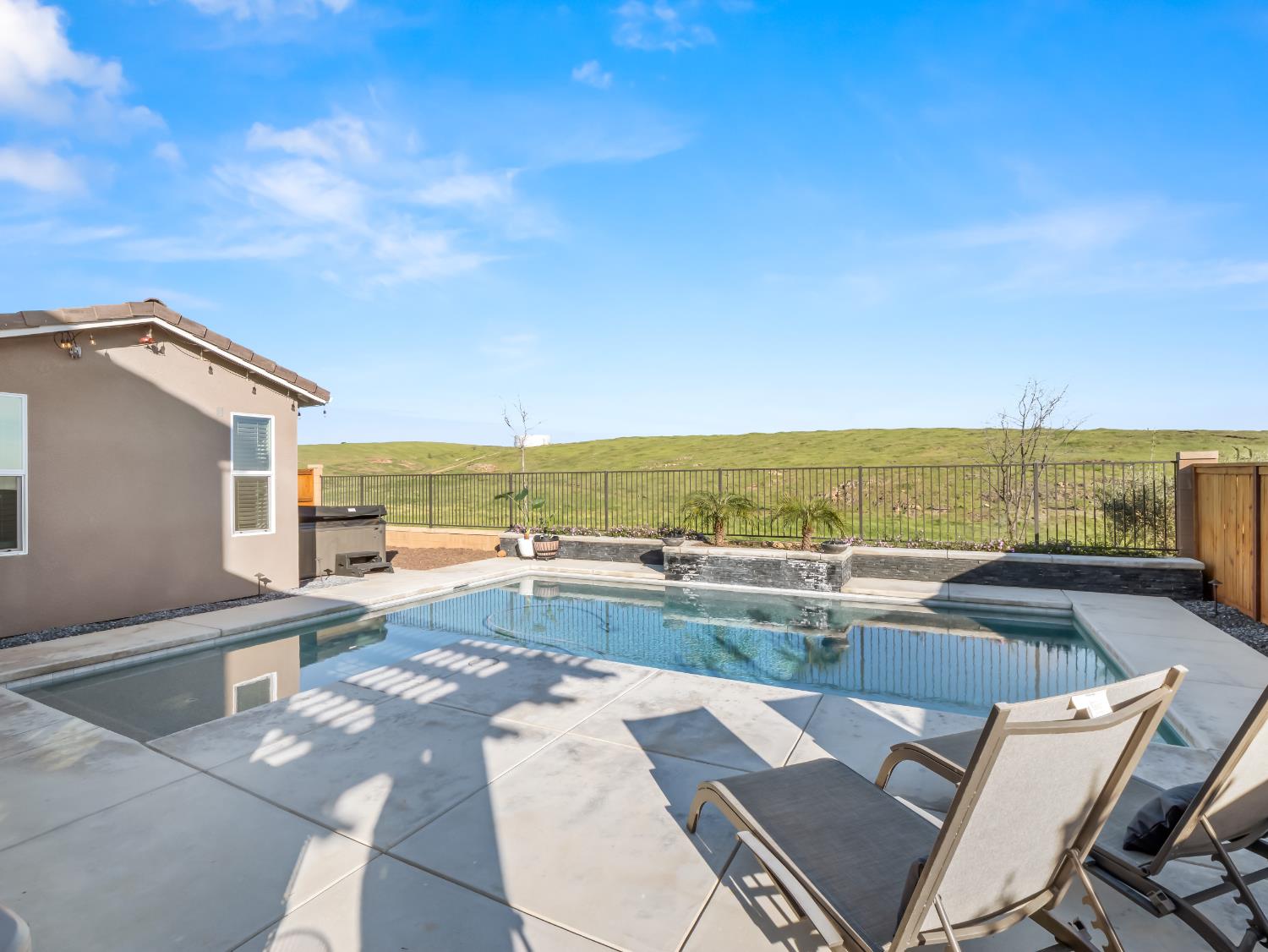 4483 Crown Bluffs Dr, Madera, CA 93636